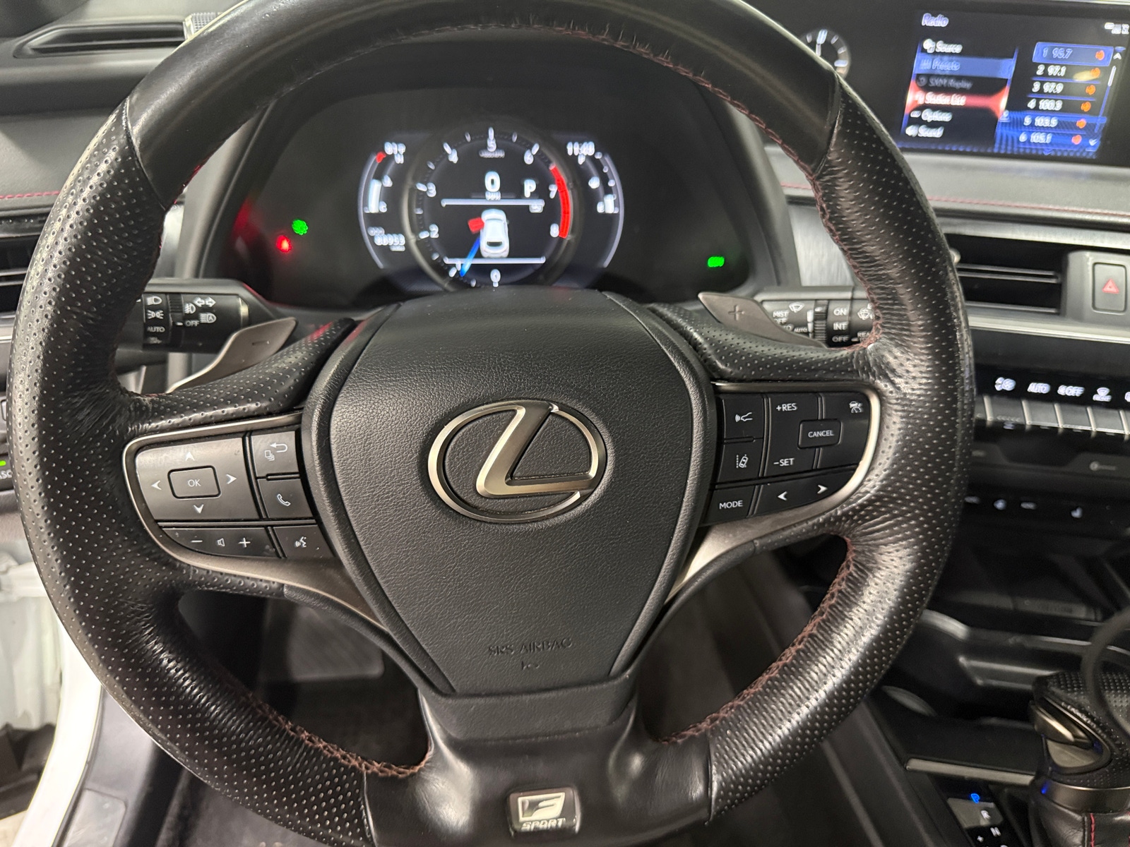 Thumbnail: 2019 Lexus UX - 4