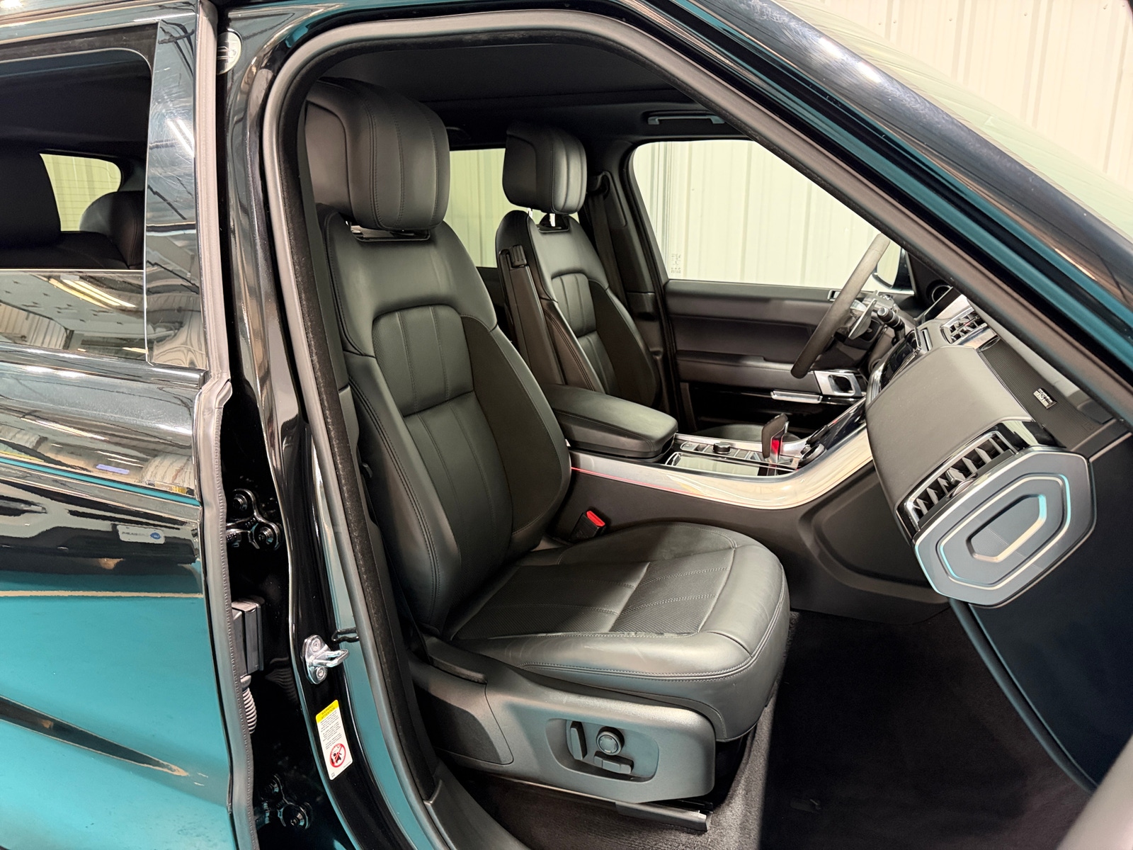 Thumbnail: 2022 Land Rover Range Rover Sport - 2