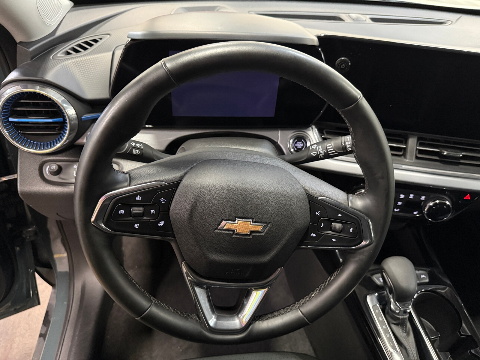 Thumbnail: 2025 Chevrolet Trax - 4
