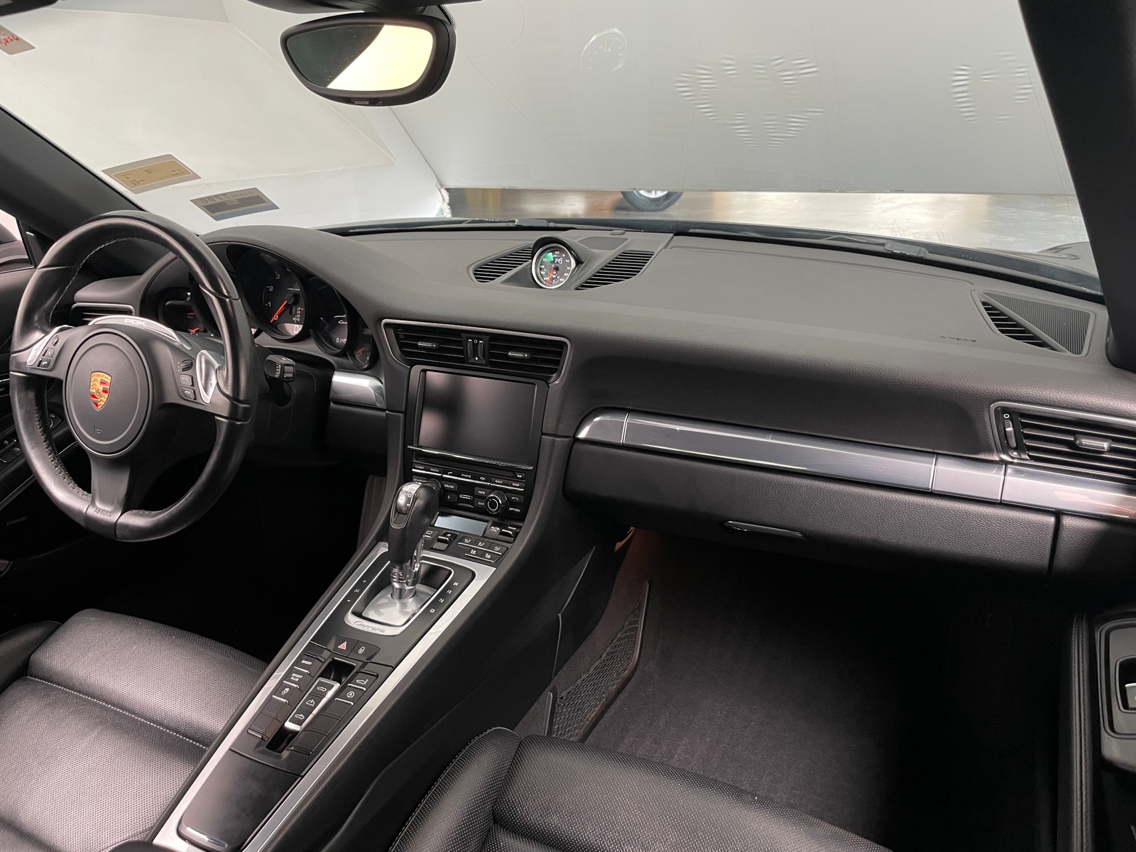 Thumbnail: 2016 Porsche 911 - 2
