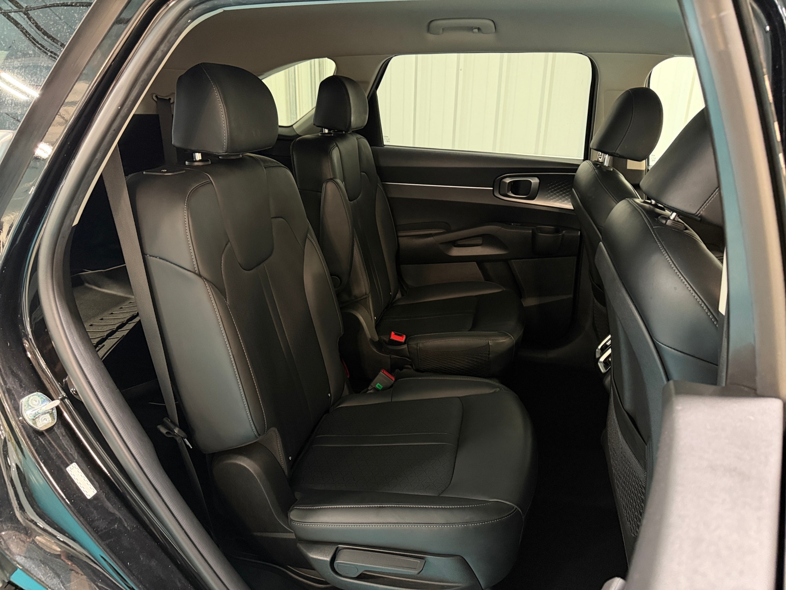 Thumbnail: 2023 Kia Sorento - 5
