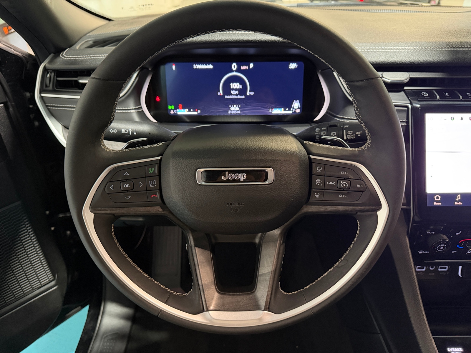 Thumbnail: 2024 Jeep Grand Cherokee - 4