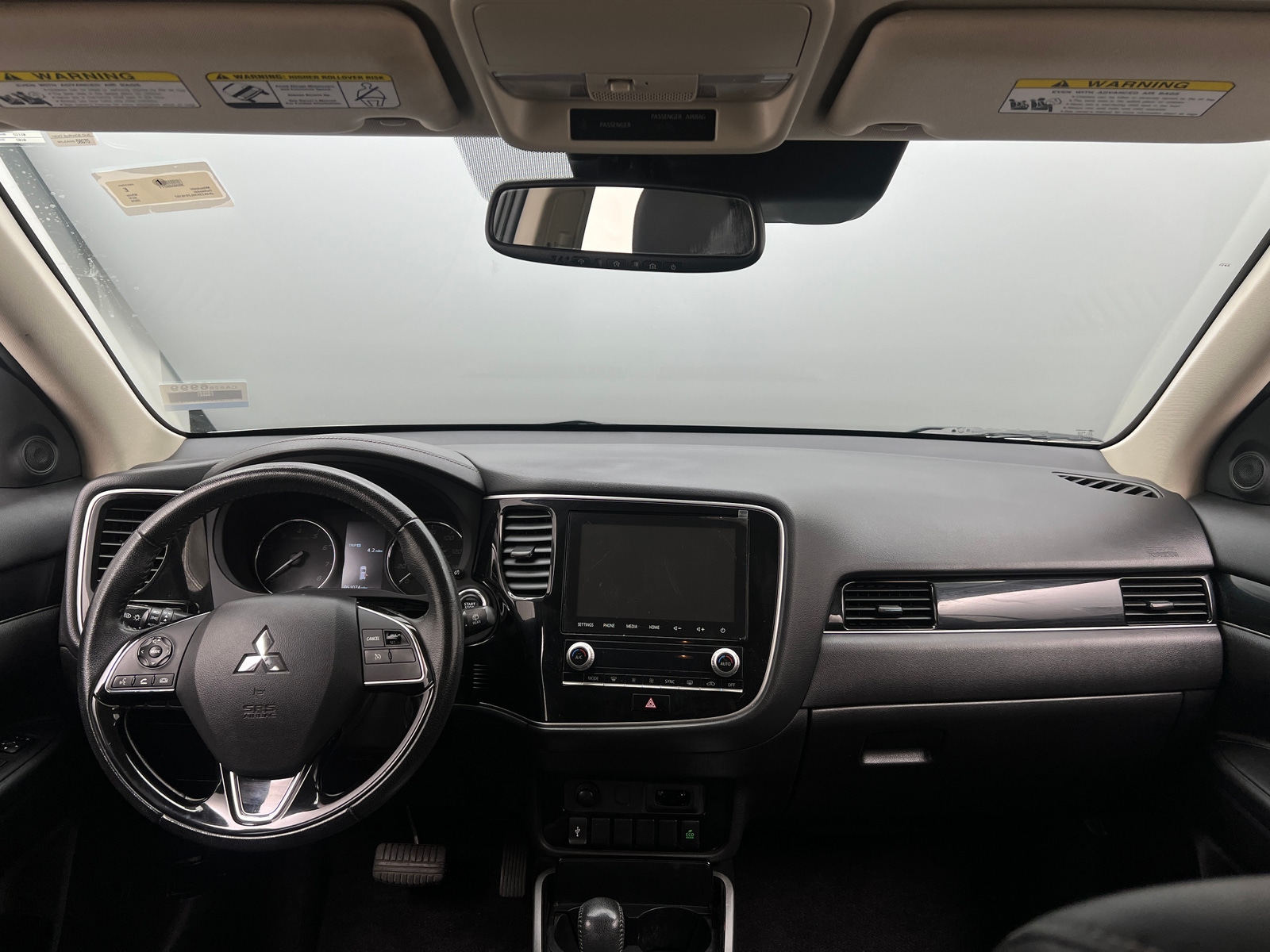 Thumbnail: 2020 Mitsubishi Outlander - 2