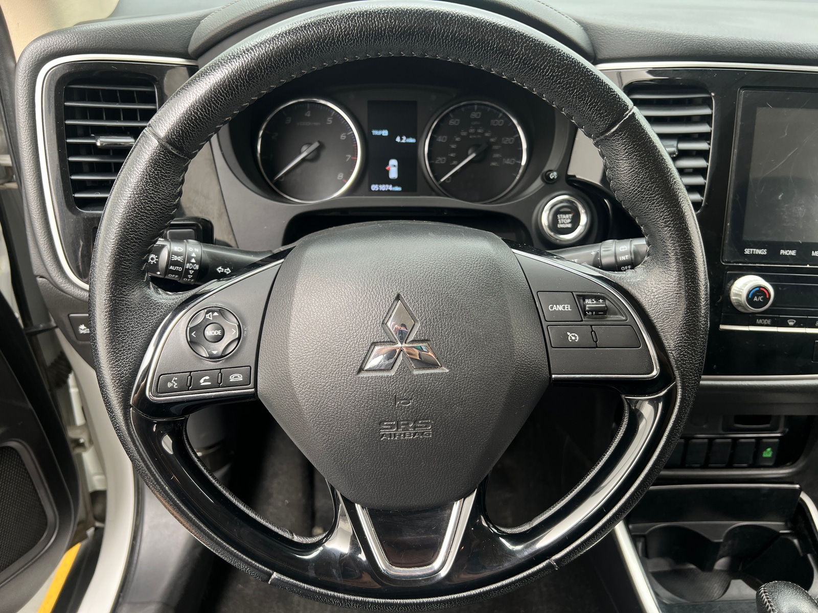 Thumbnail: 2020 Mitsubishi Outlander - 4