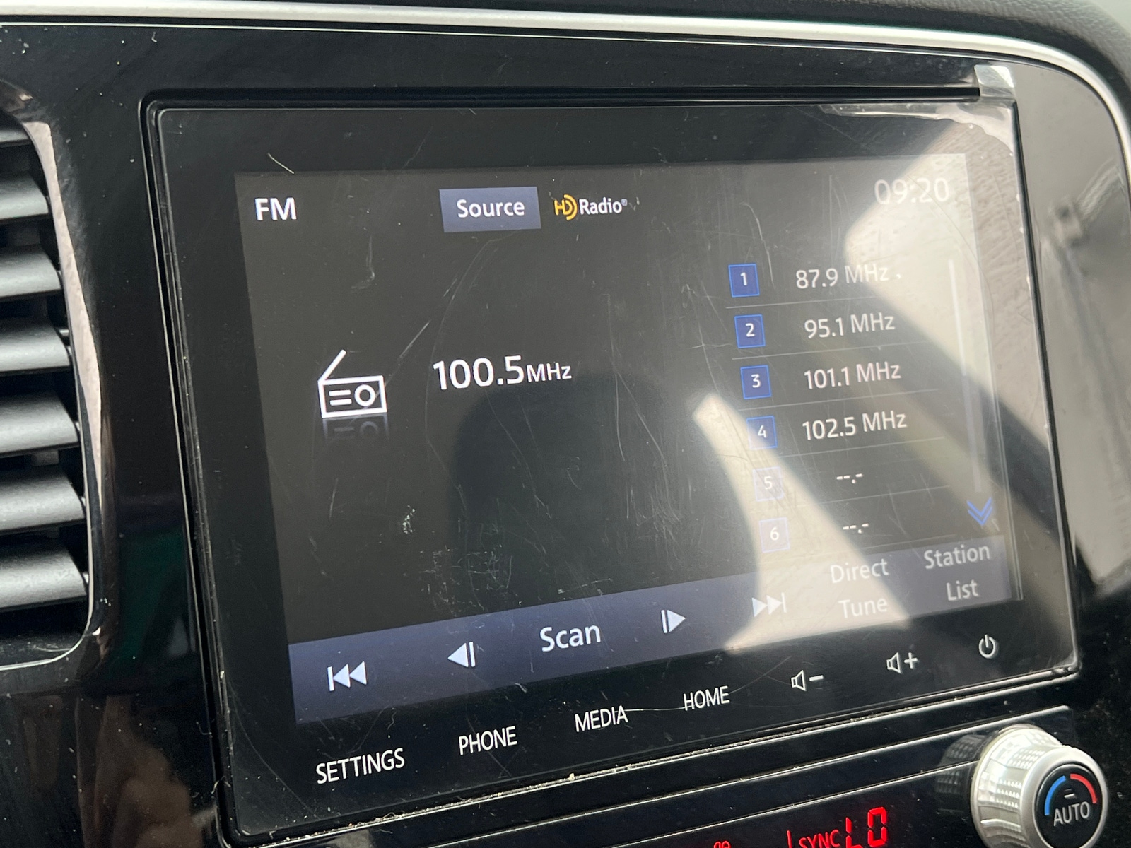 Thumbnail: 2020 Mitsubishi Outlander - 3