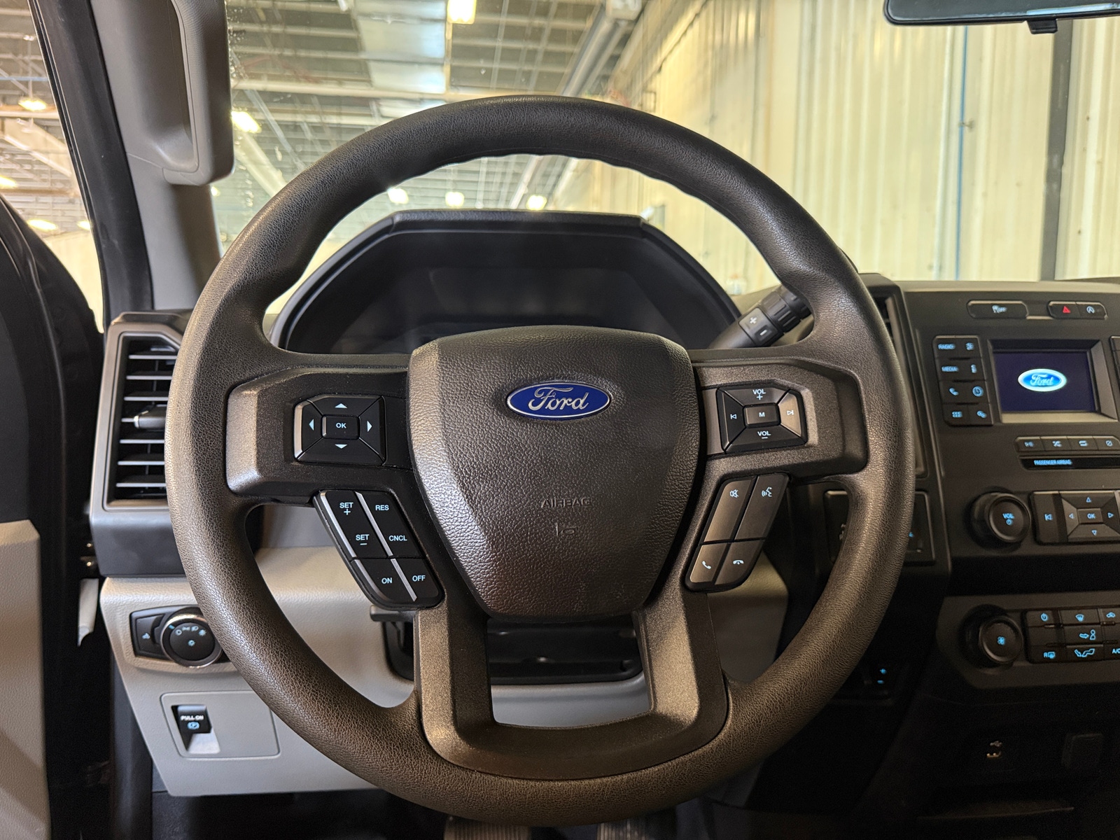 Thumbnail: 2020 Ford Econoline - 5