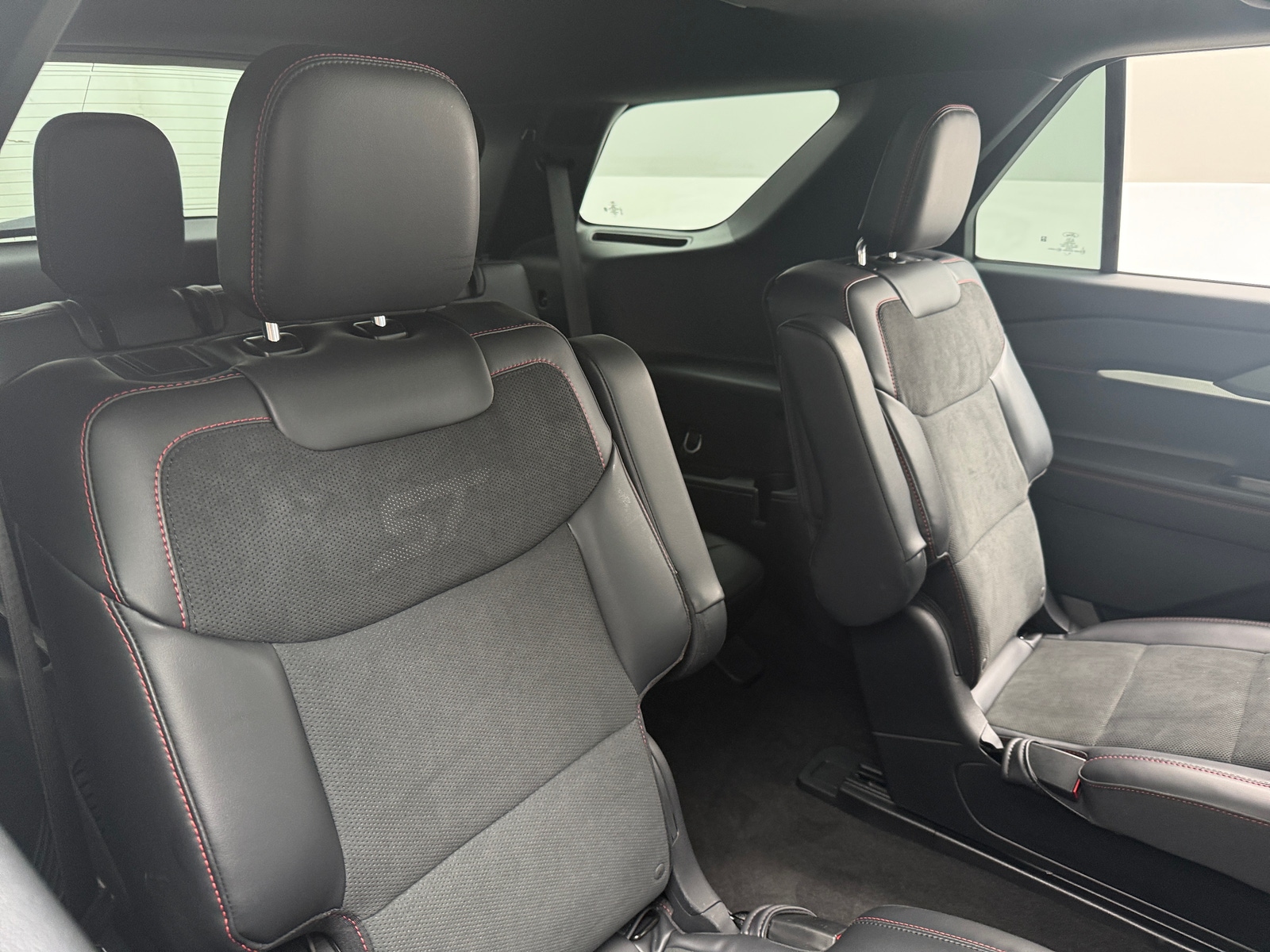 Thumbnail: 2026 Ford Explorer - 5