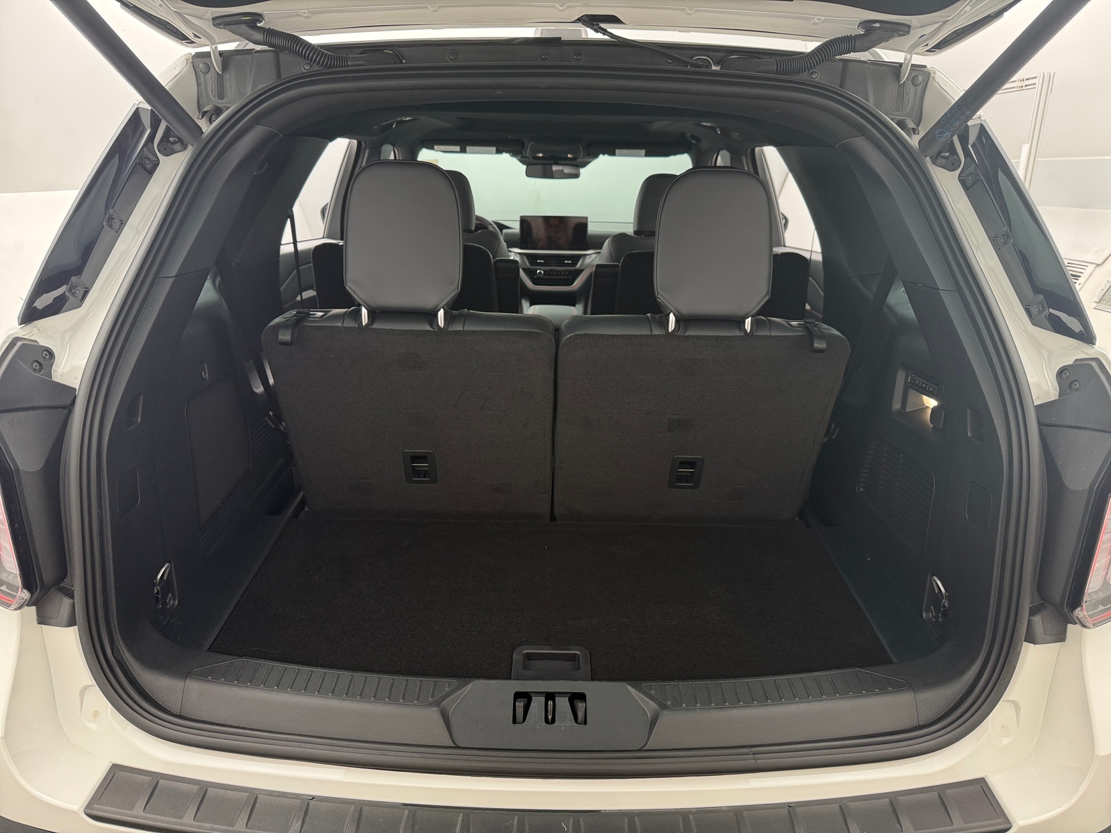 Thumbnail: 2026 Ford Explorer - 6