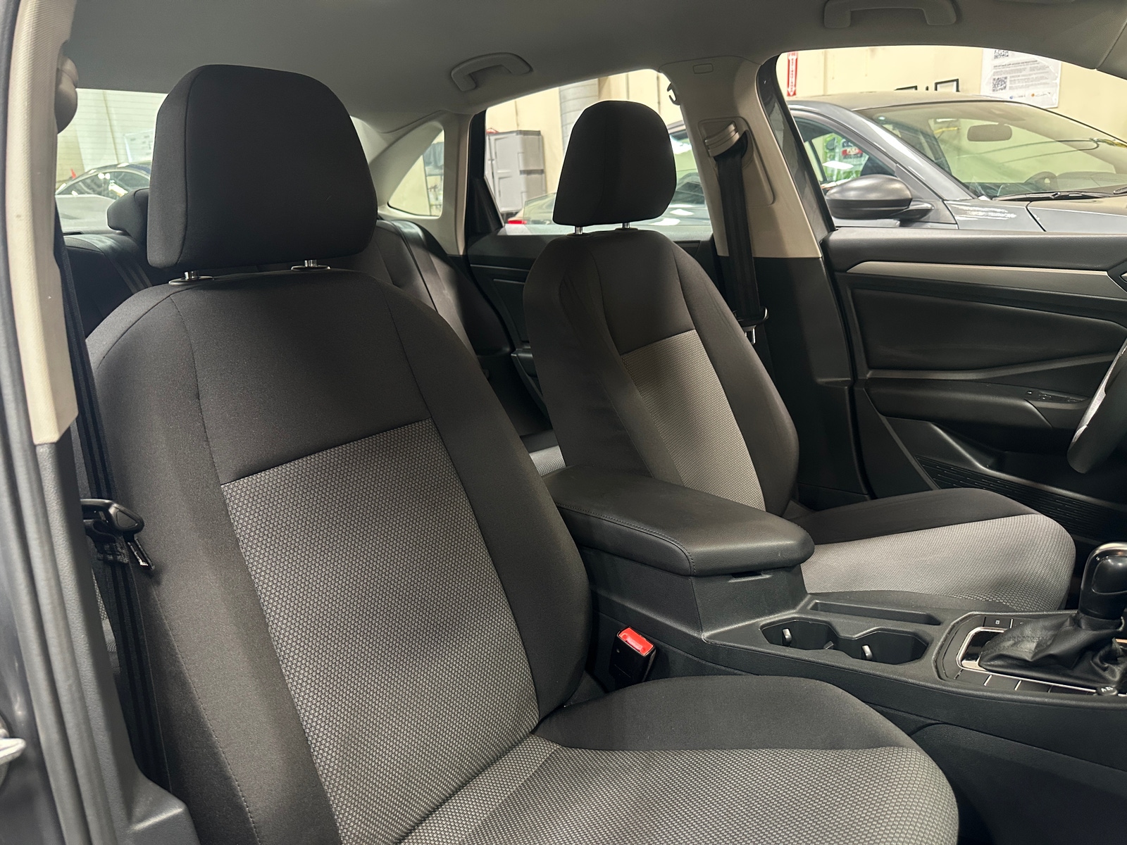 Thumbnail: 2019 Volkswagen Jetta - 2