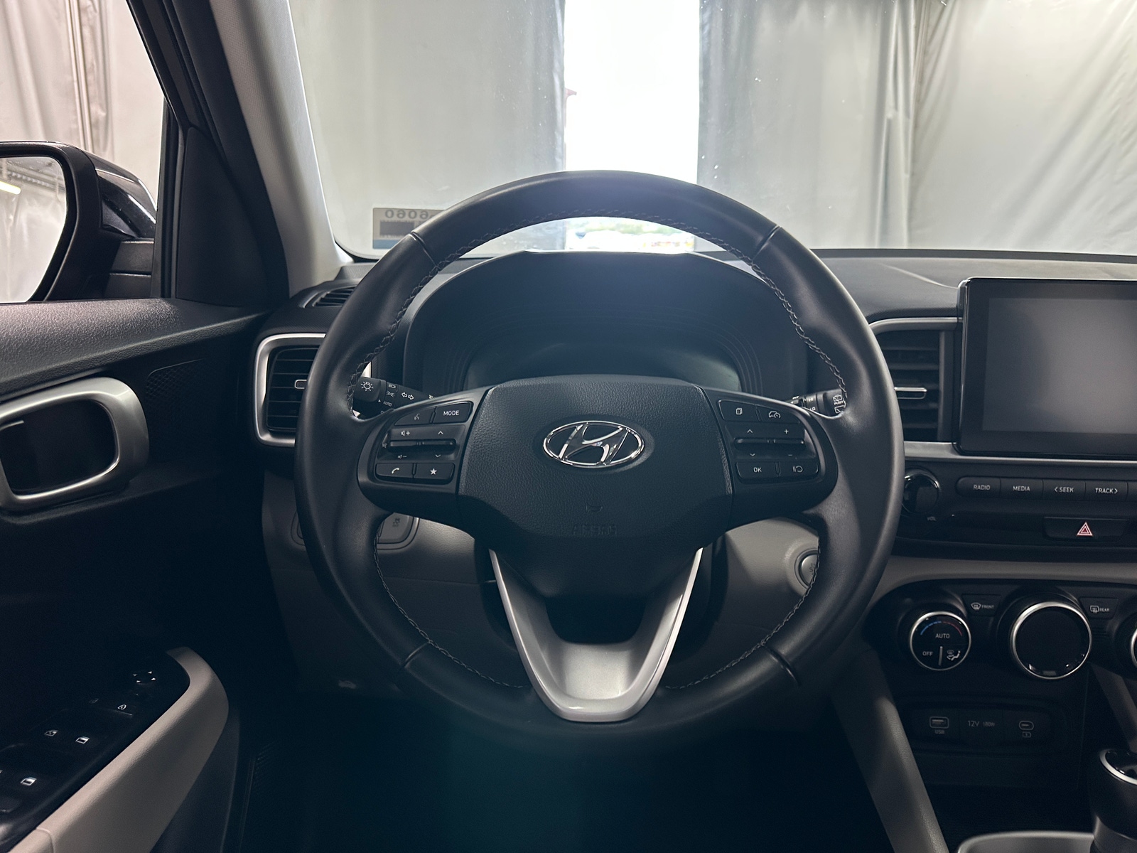 Thumbnail: 2025 Hyundai Venue - 5