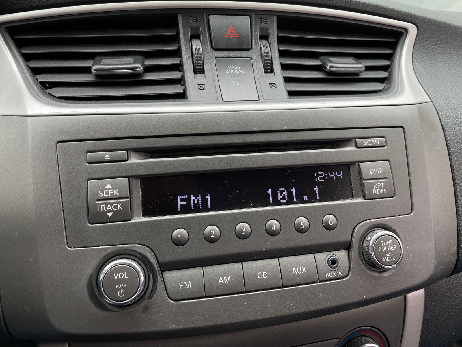 Thumbnail: 2014 Nissan Sentra - 4