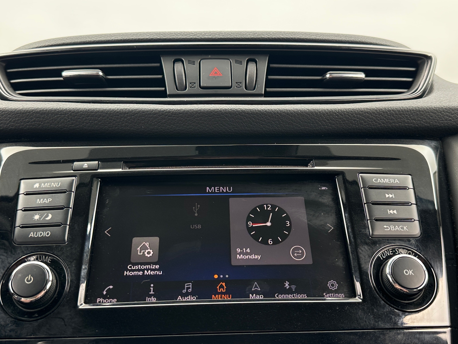 Thumbnail: 2019 Nissan Rogue - 3