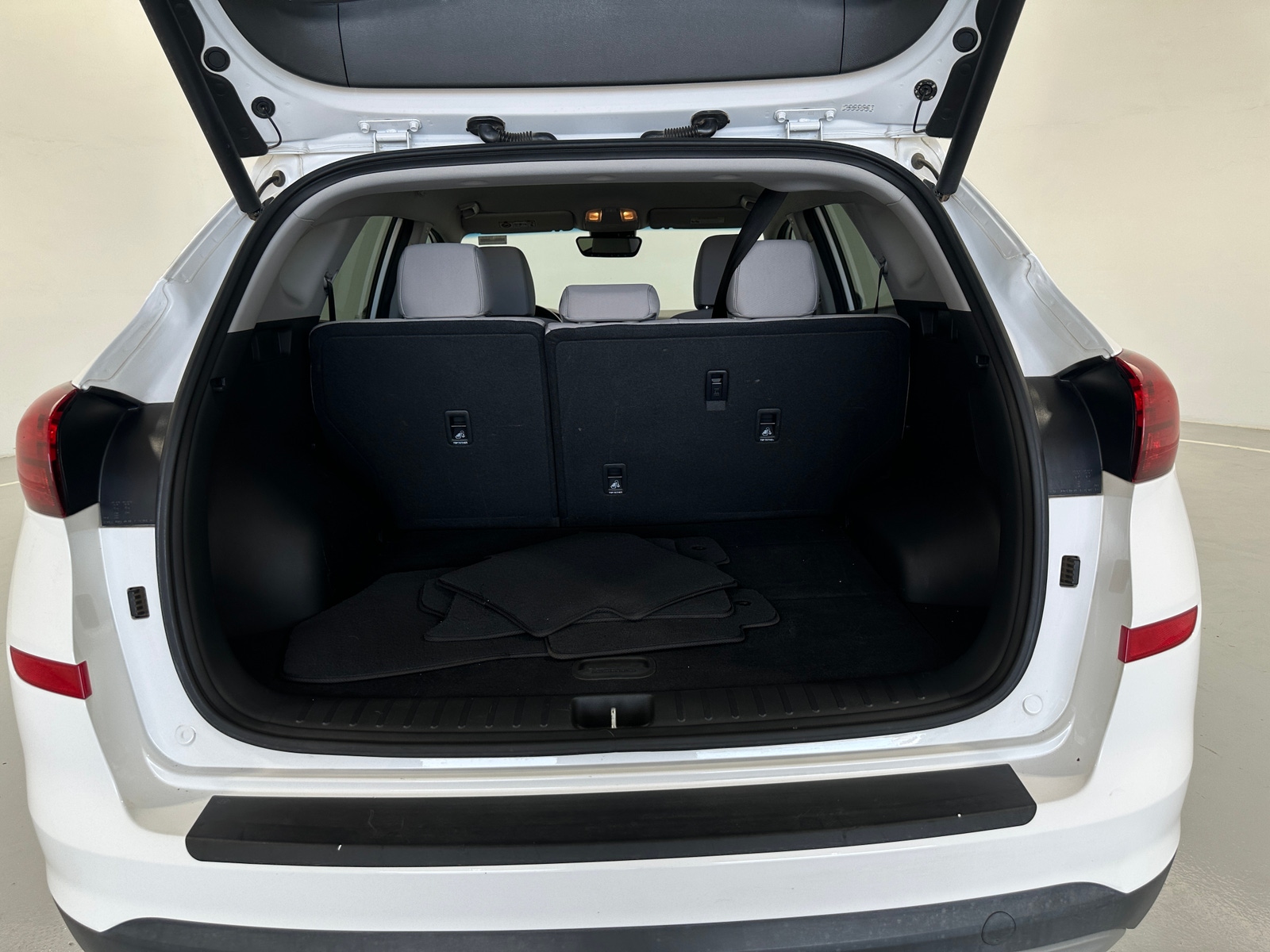 Thumbnail: 2020 Hyundai Tucson - 7