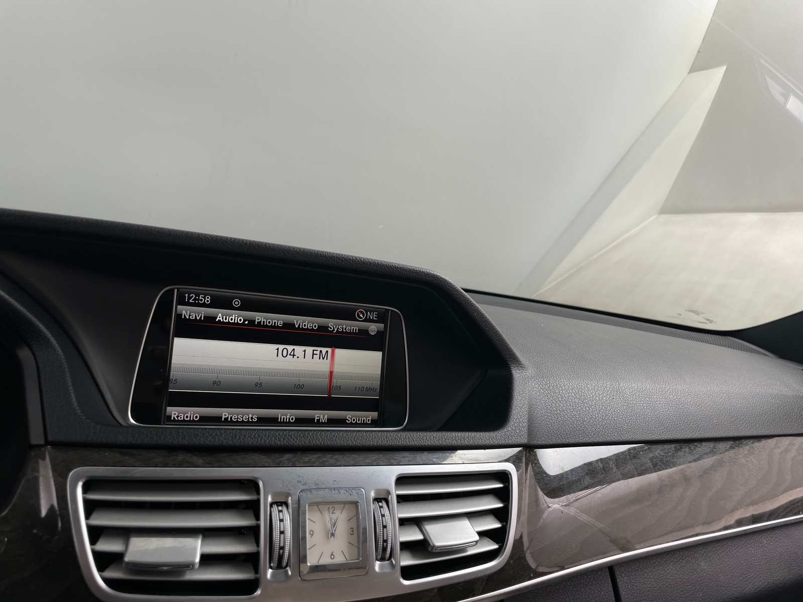 Thumbnail: 2014 Mercedes-Benz E-Class - 3