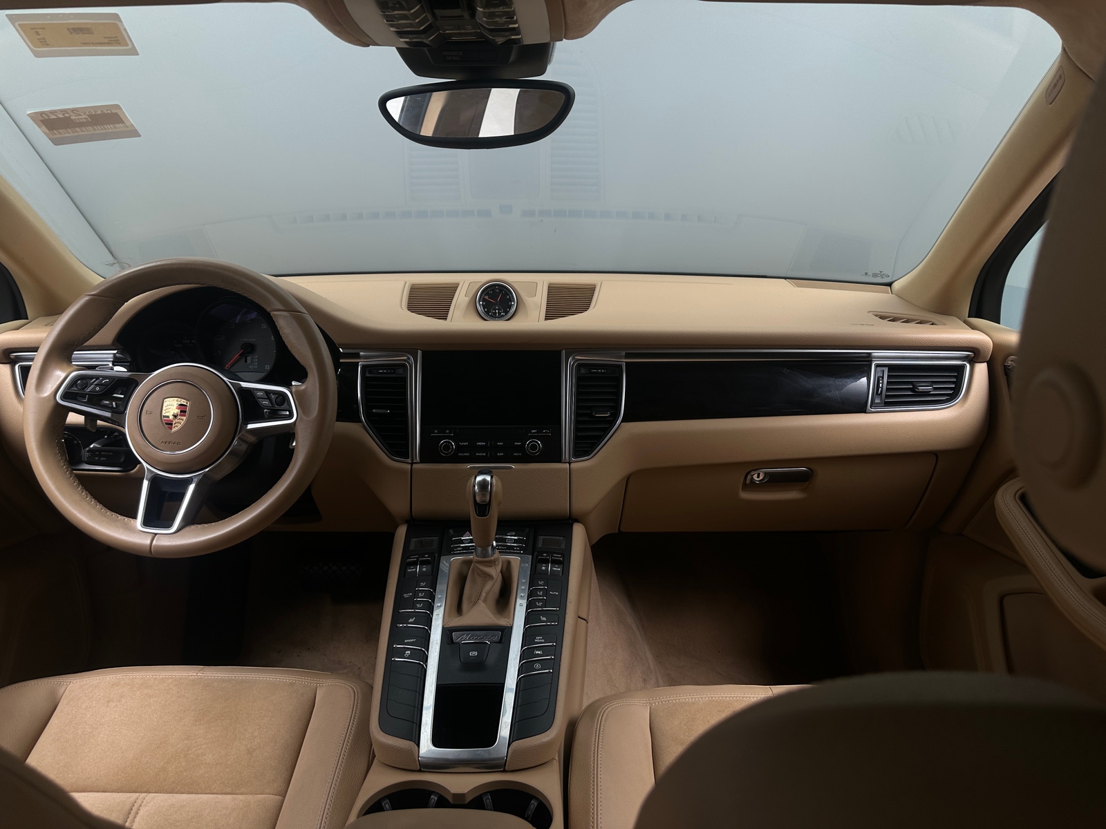 Thumbnail: 2017 Porsche Macan - 2