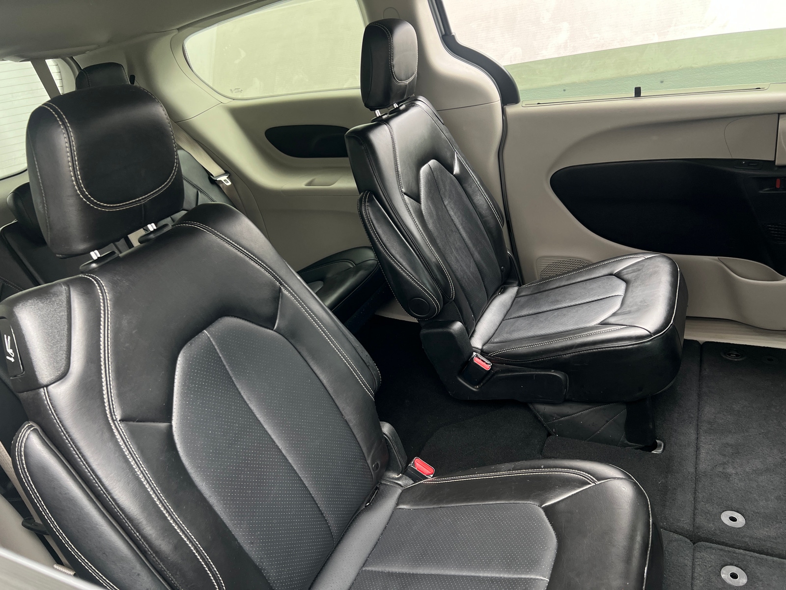 Thumbnail: 2024 Chrysler Pacifica - 5