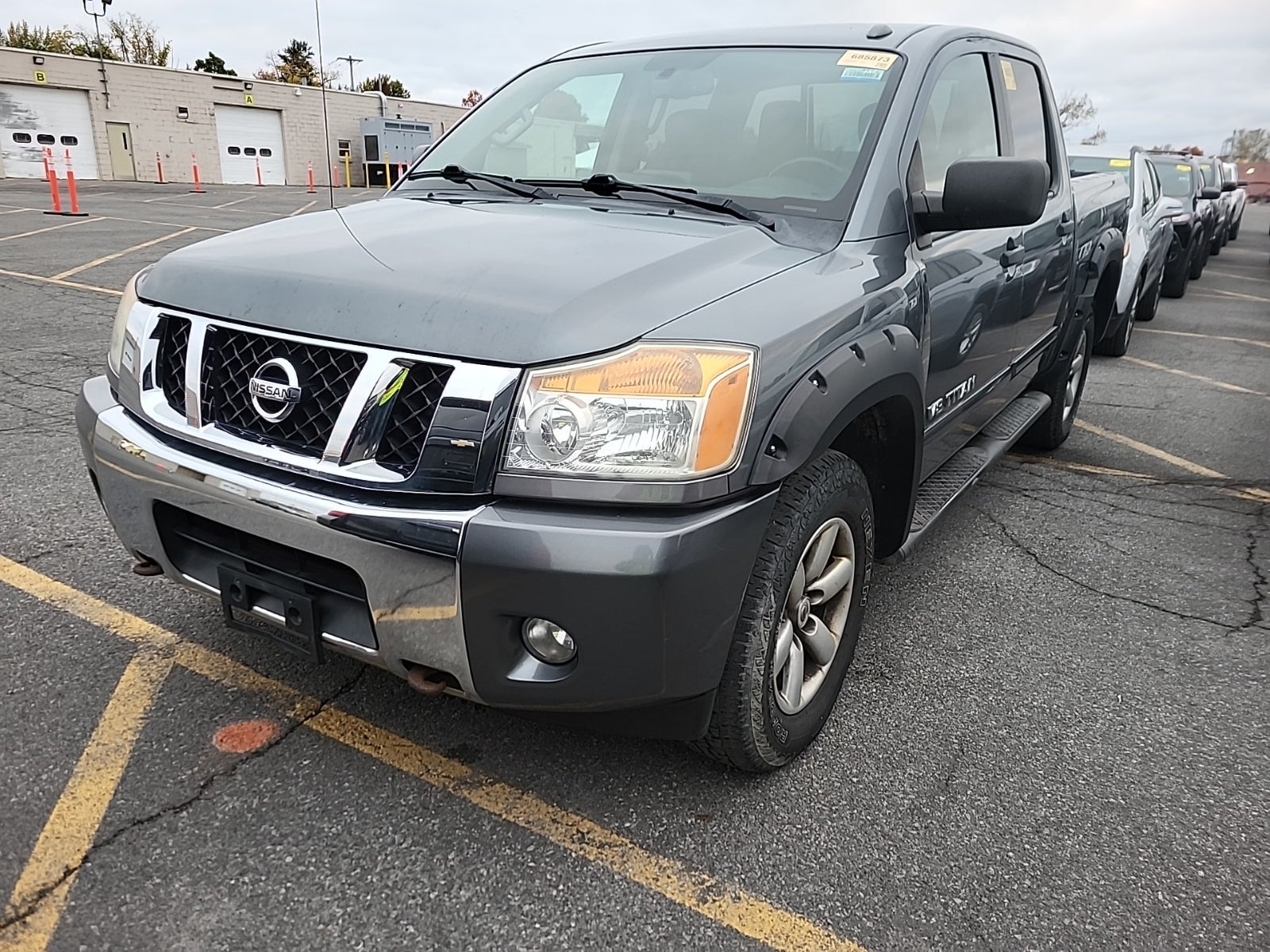 2014 Nissan Titan 4WD Crew Cab SWB SV
