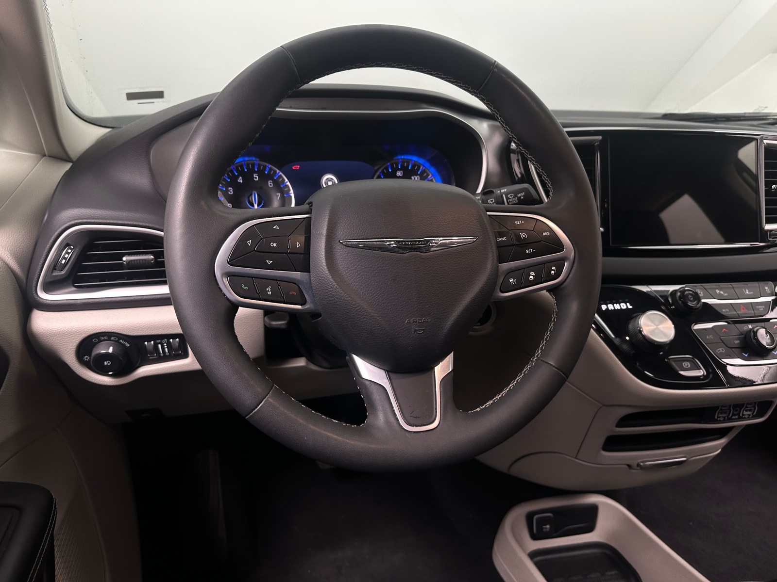 Thumbnail: 2024 Chrysler Pacifica - 4