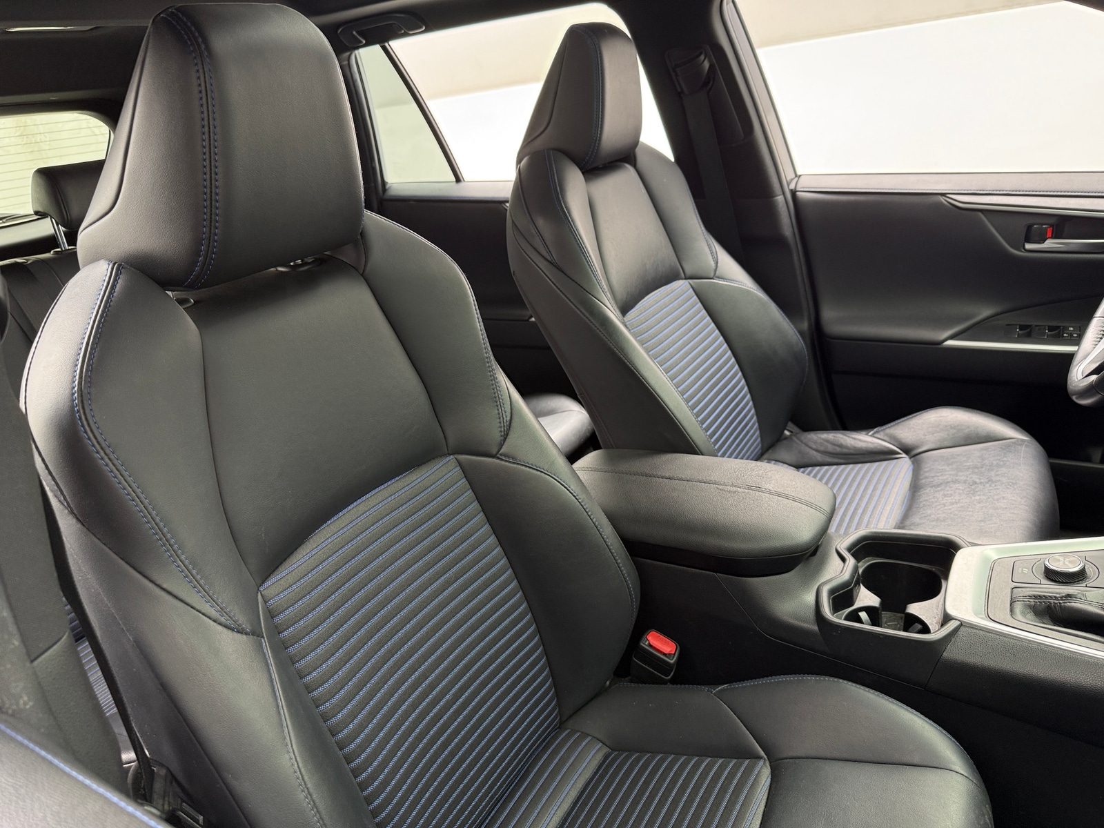 Thumbnail: 2020 Toyota RAV4 - 2
