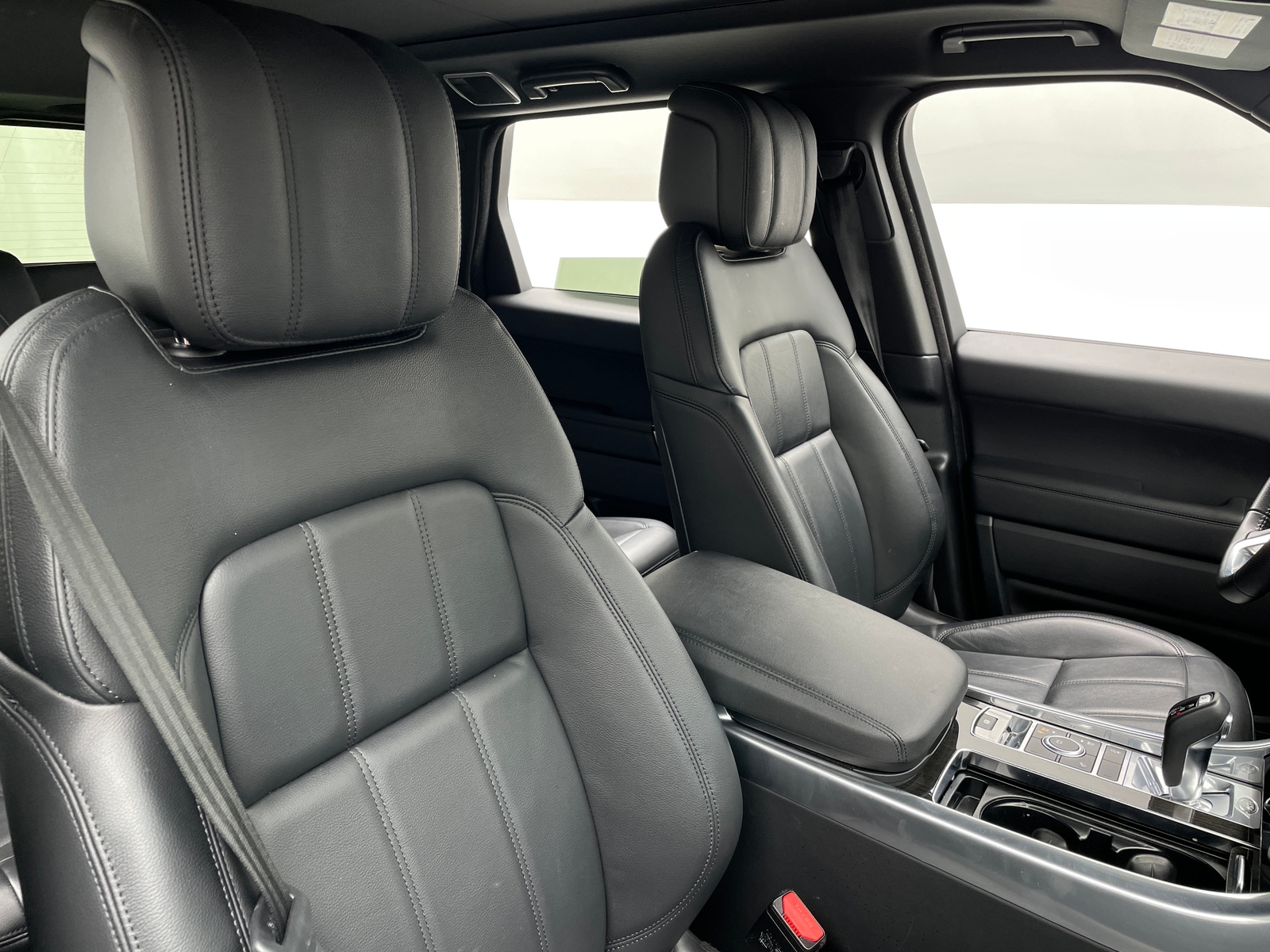Thumbnail: 2020 Land Rover Range Rover Sport - 2