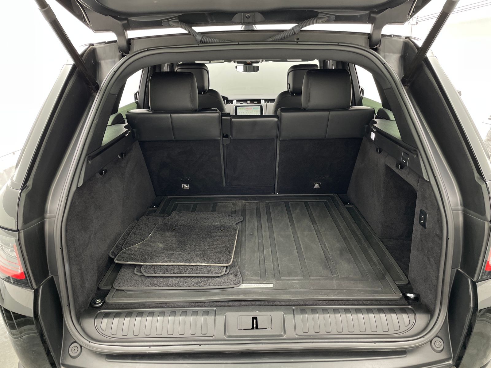 Thumbnail: 2020 Land Rover Range Rover Sport - 7