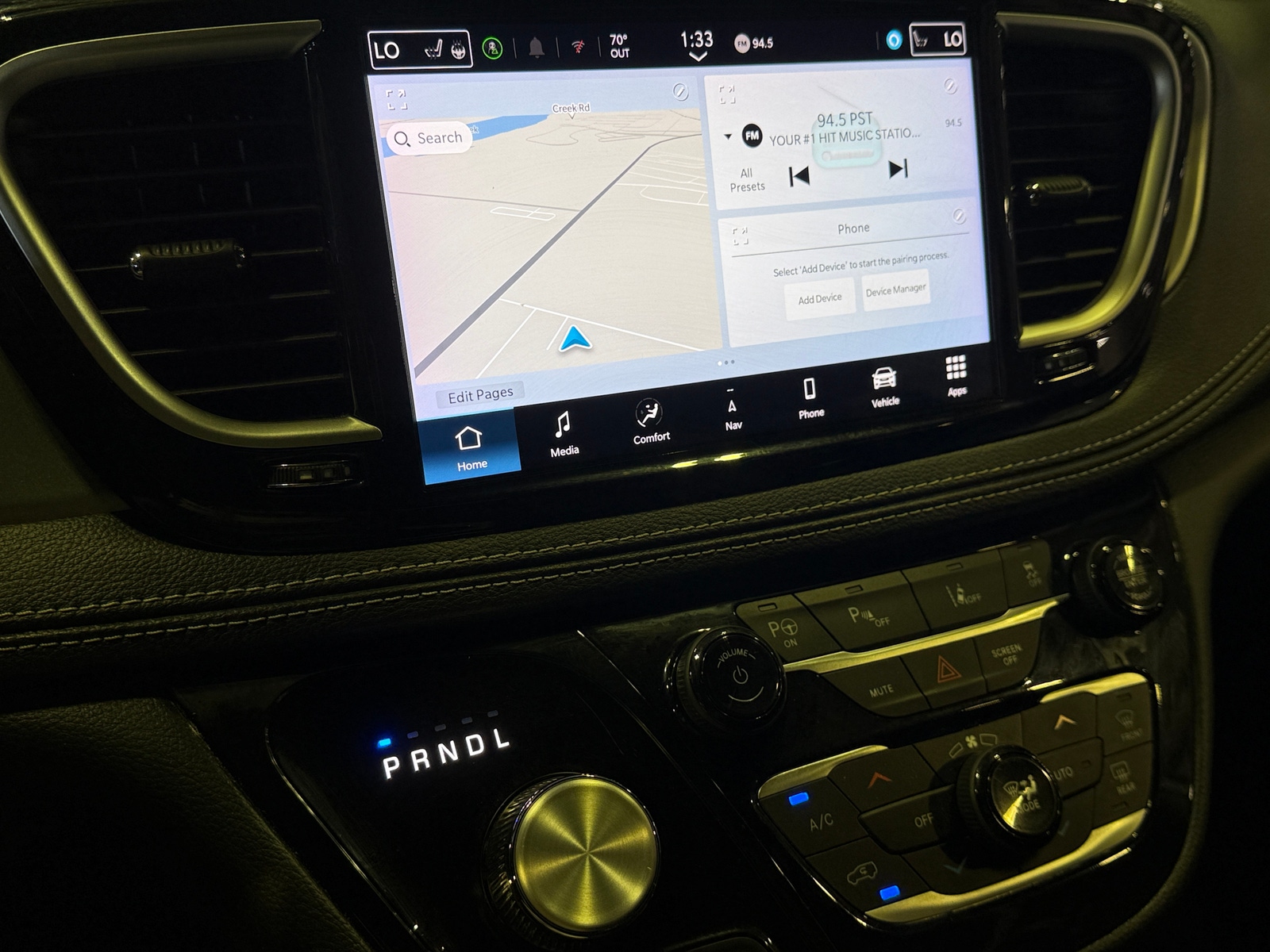 Thumbnail: 2024 Chrysler Pacifica - 3
