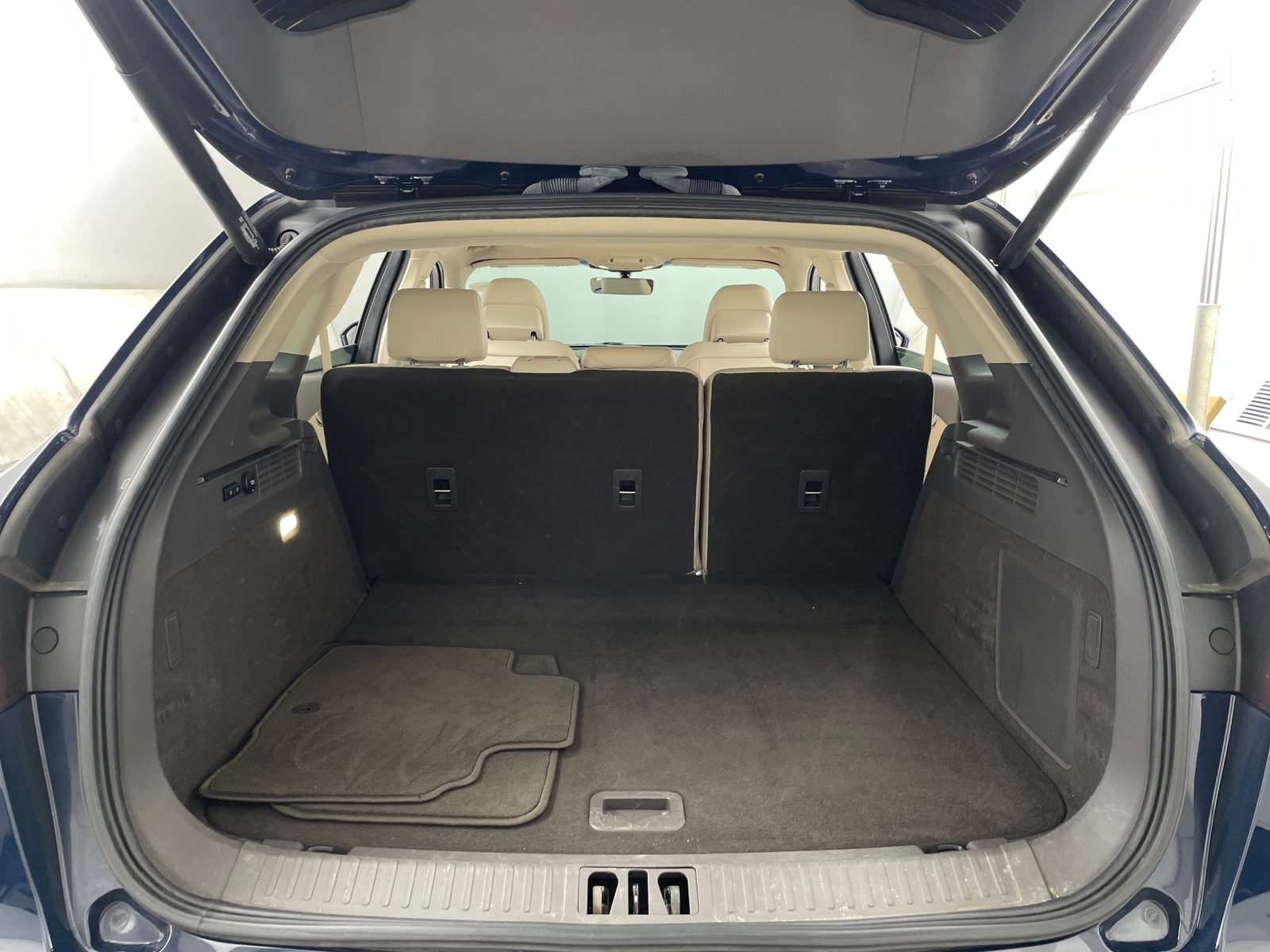 Thumbnail: 2019 Lincoln Nautilus - 6