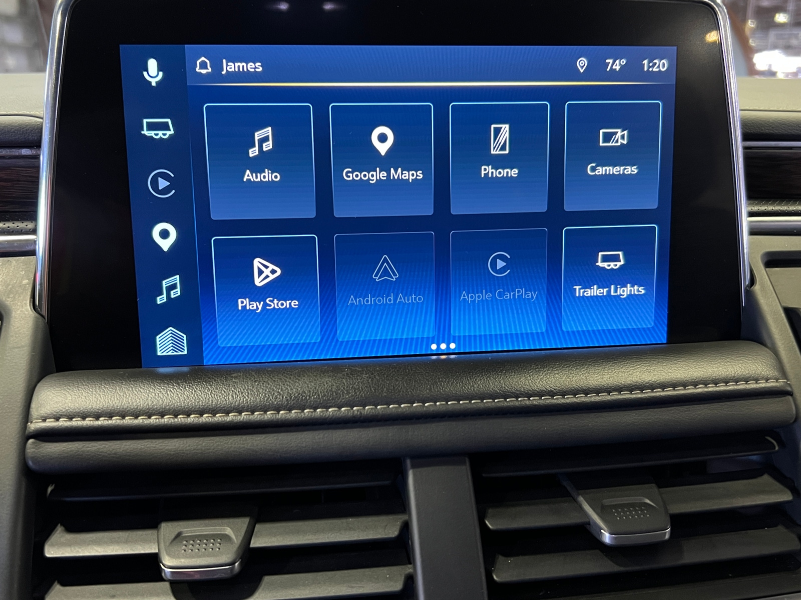 Thumbnail: 2022 Chevrolet Suburban - 3