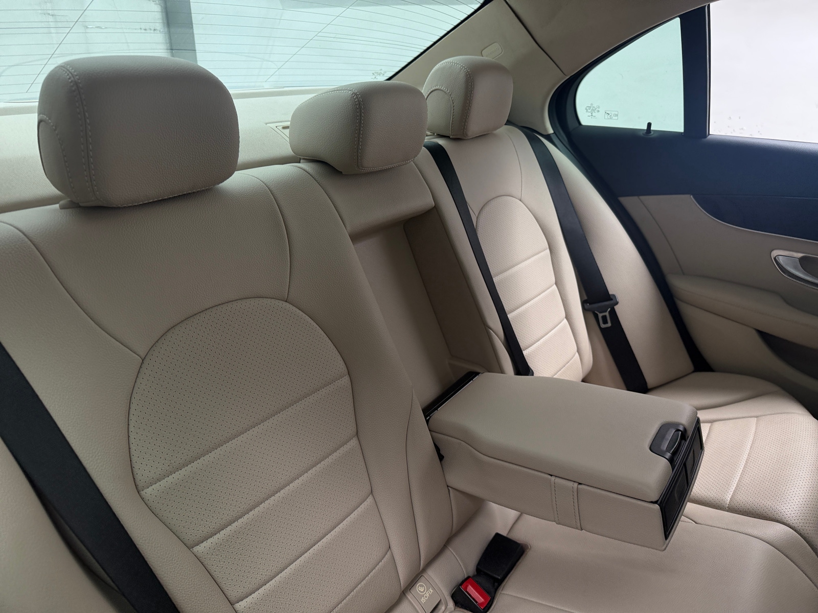 Thumbnail: 2016 Mercedes-Benz C-Class - 6