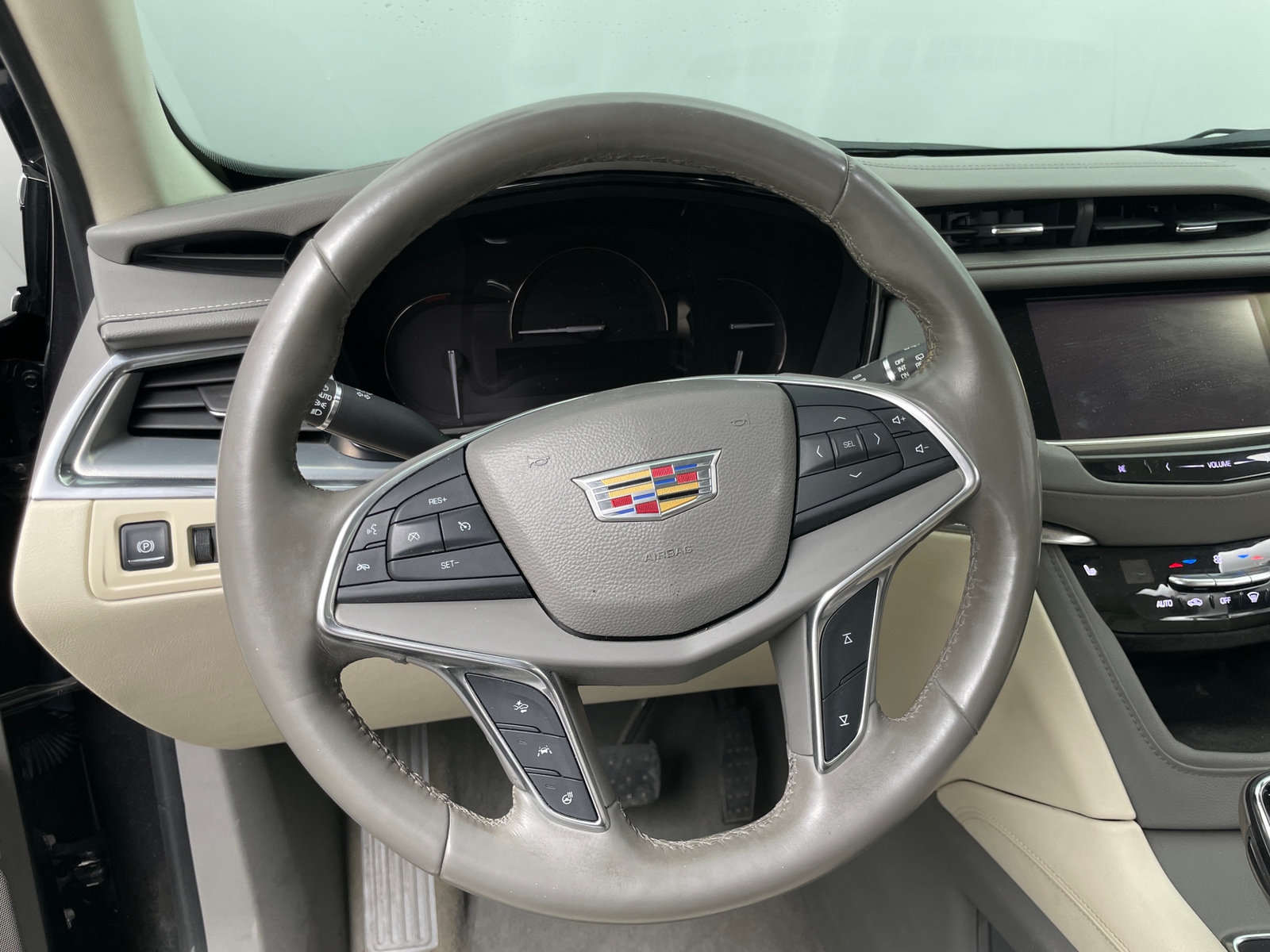 Thumbnail: 2017 Cadillac XT5 - 4
