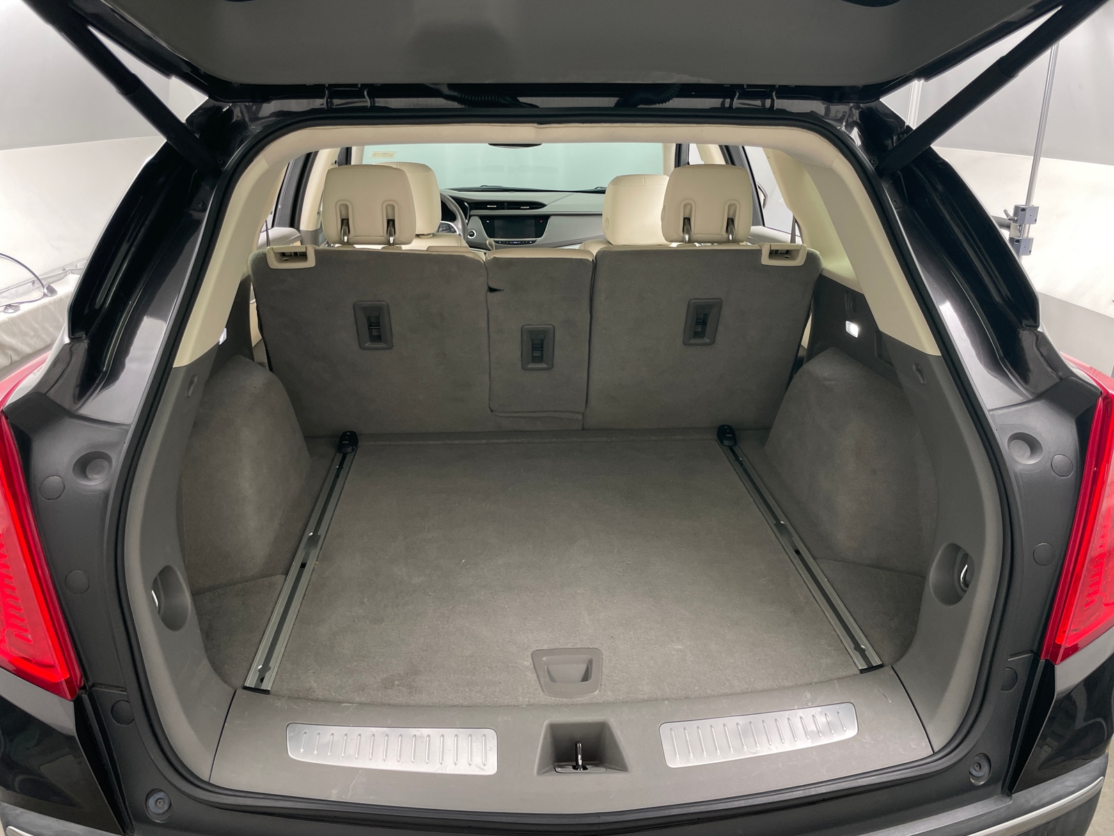 Thumbnail: 2017 Cadillac XT5 - 6