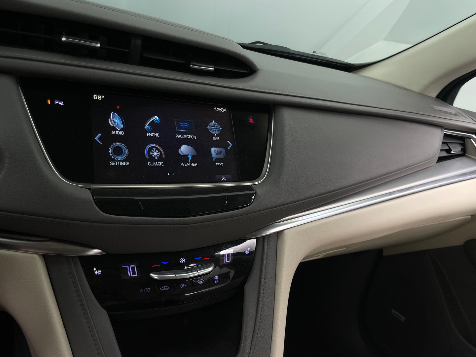 Thumbnail: 2017 Cadillac XT5 - 3