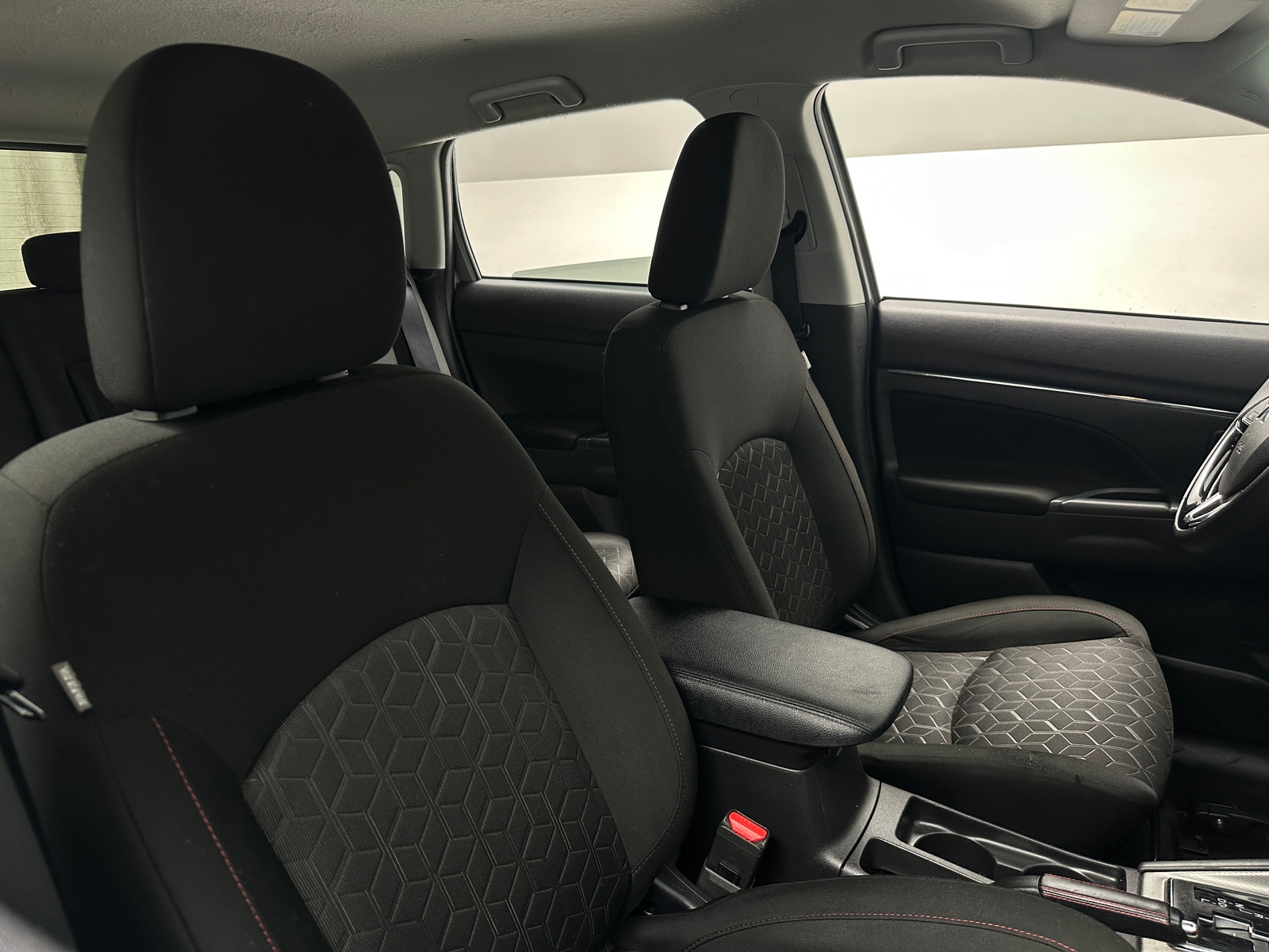 Thumbnail: 2024 Mitsubishi Outlander Sport - 2
