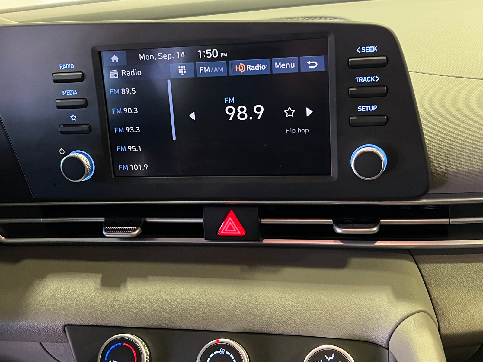 Thumbnail: 2025 Hyundai Elantra - 4