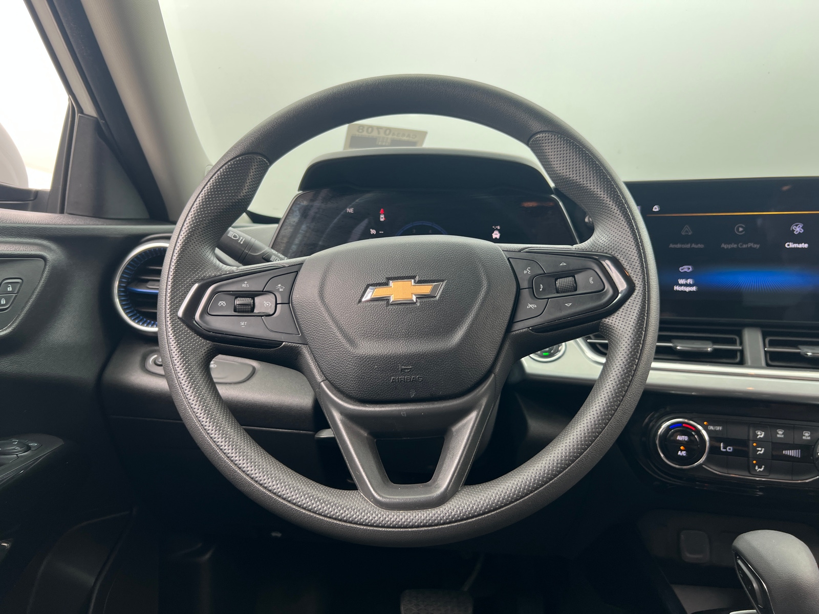 Thumbnail: 2024 Chevrolet Trax - 4