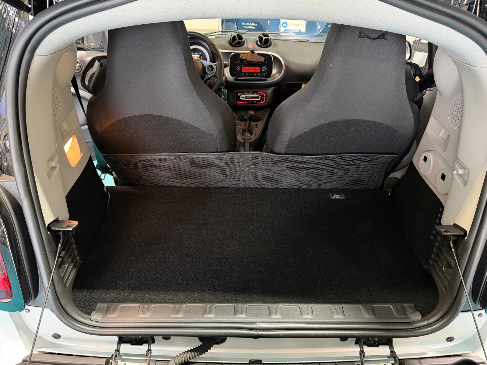 Thumbnail: 2018 smart fortwo - 6