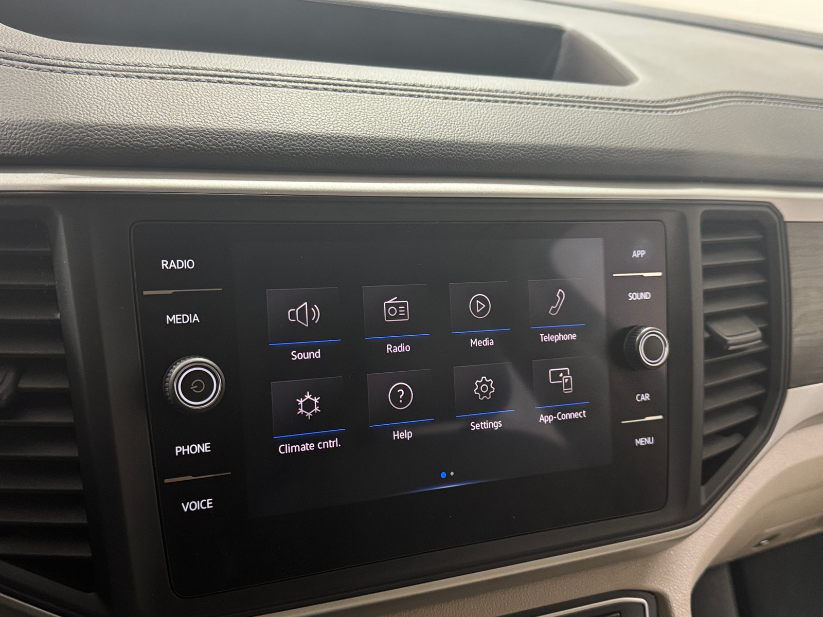 Thumbnail: 2021 Volkswagen Atlas - 4