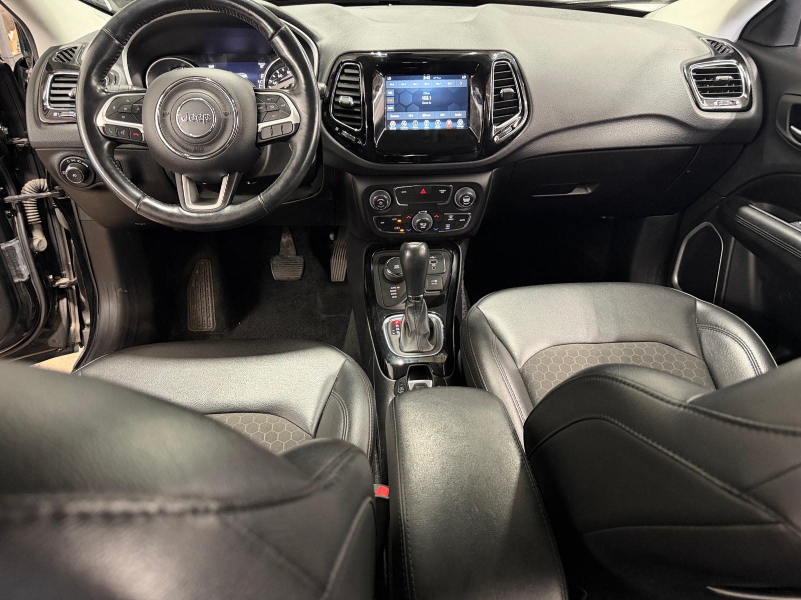Thumbnail: 2019 Jeep Compass - 3