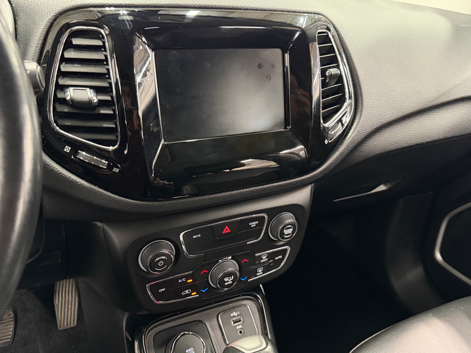 Thumbnail: 2019 Jeep Compass - 4