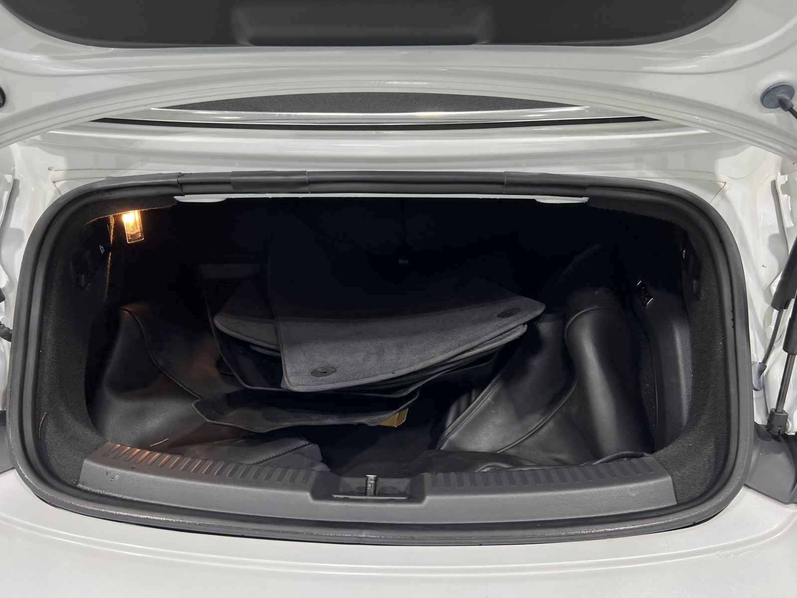 Thumbnail: 2014 Volkswagen Beetle - 6