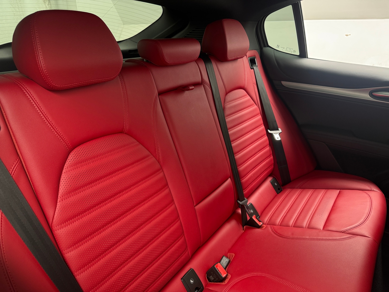 Thumbnail: 2024 Alfa Romeo Stelvio - 5
