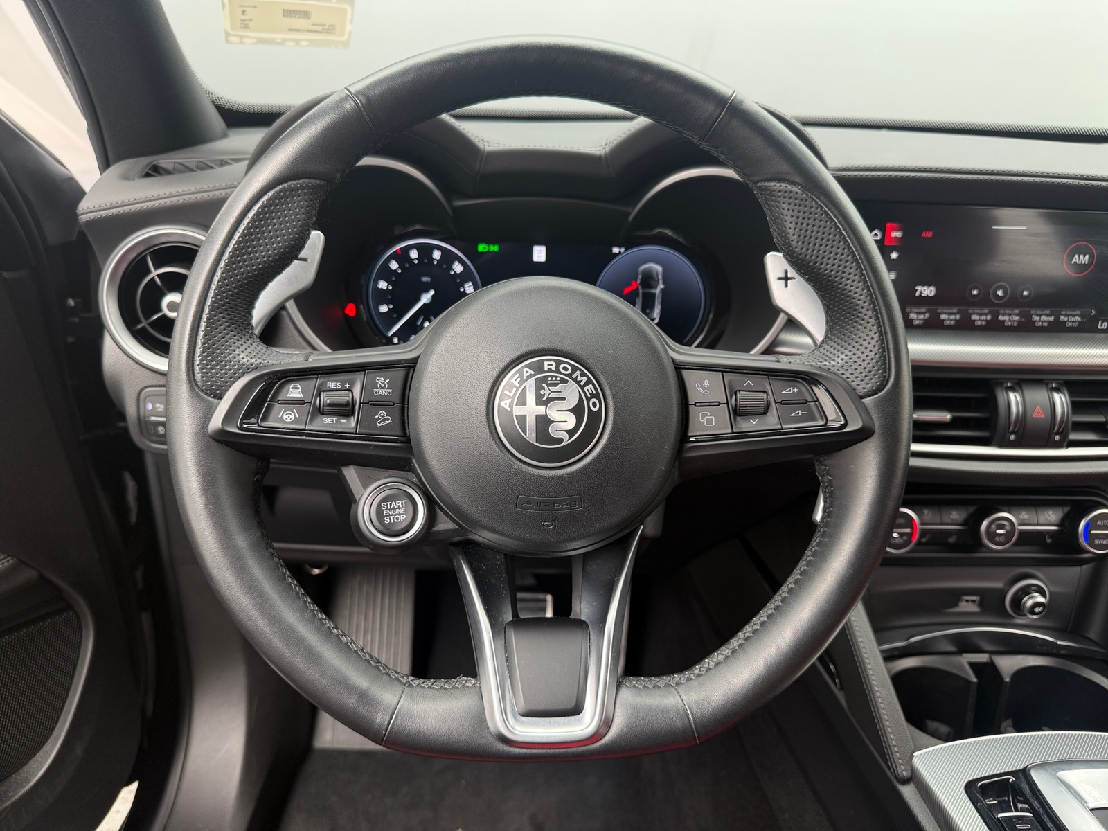 Thumbnail: 2024 Alfa Romeo Stelvio - 4