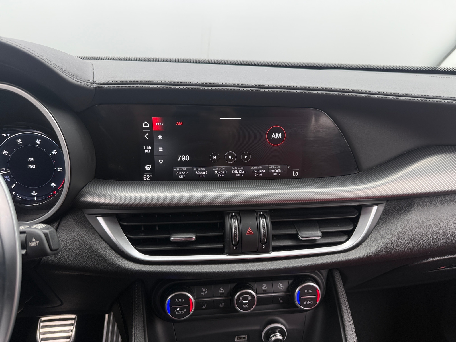 Thumbnail: 2024 Alfa Romeo Stelvio - 3