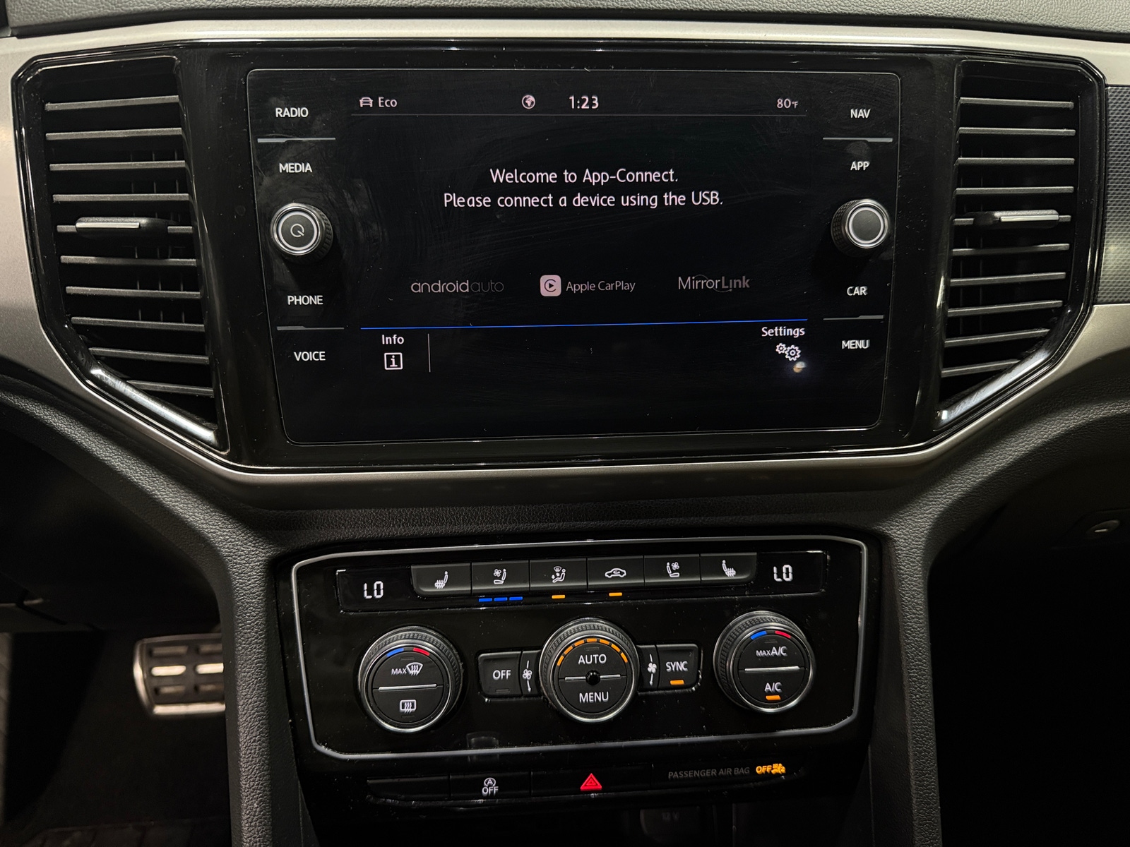 Thumbnail: 2020 Volkswagen Atlas - 3