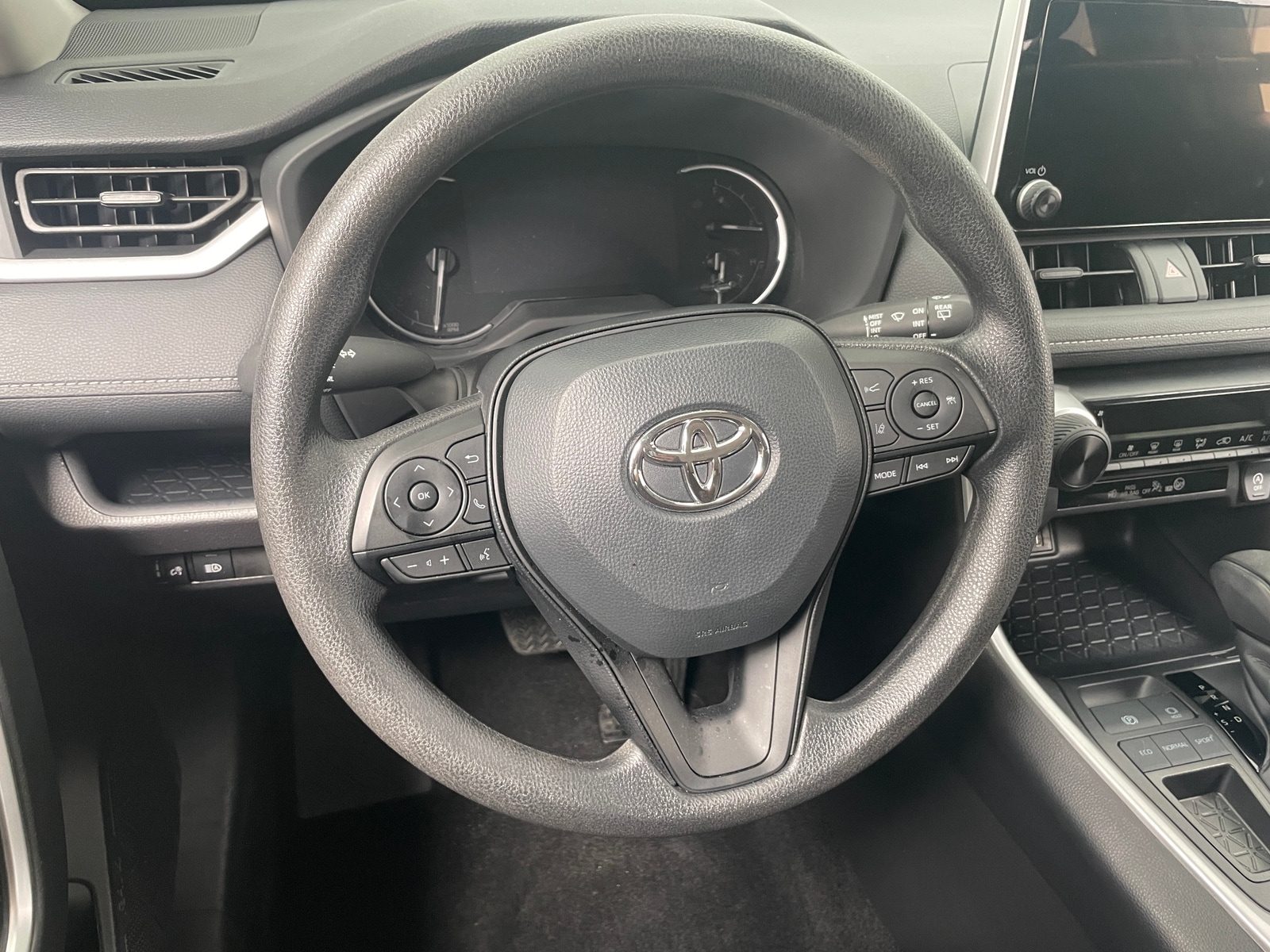 Thumbnail: 2025 Toyota RAV4 - 5