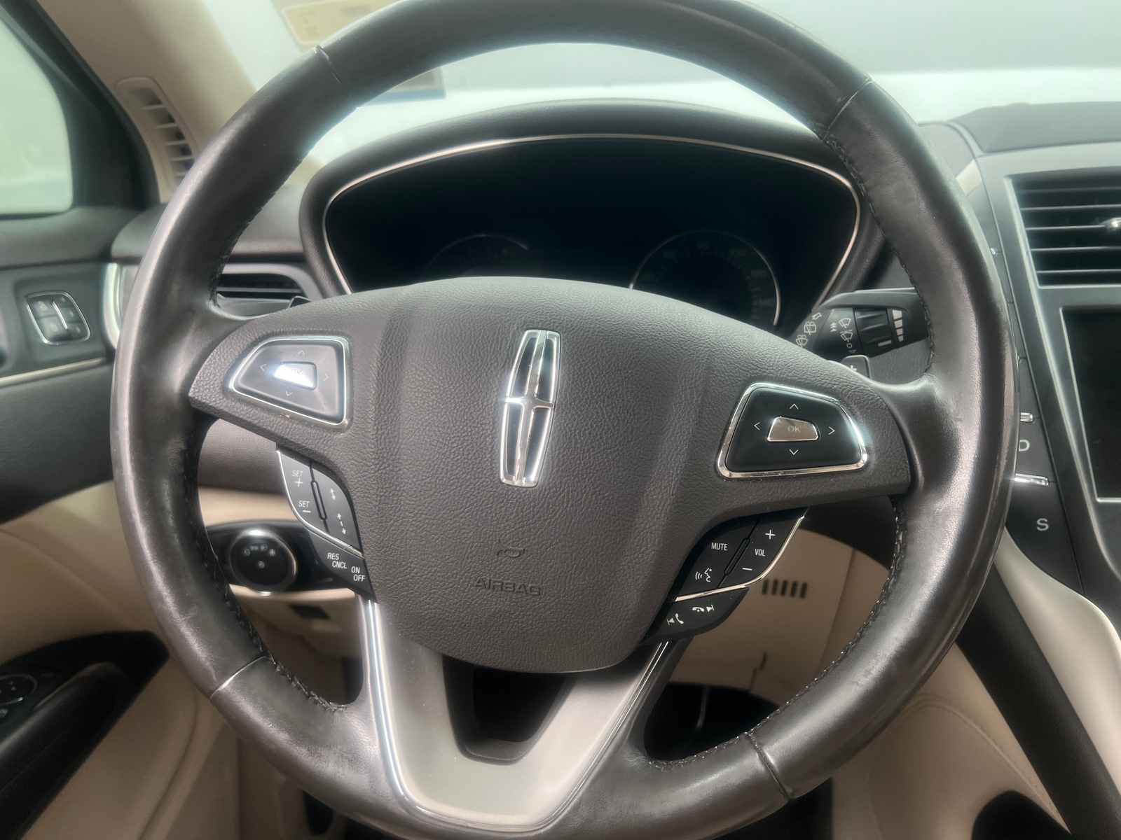 Thumbnail: 2018 Lincoln MKC - 4
