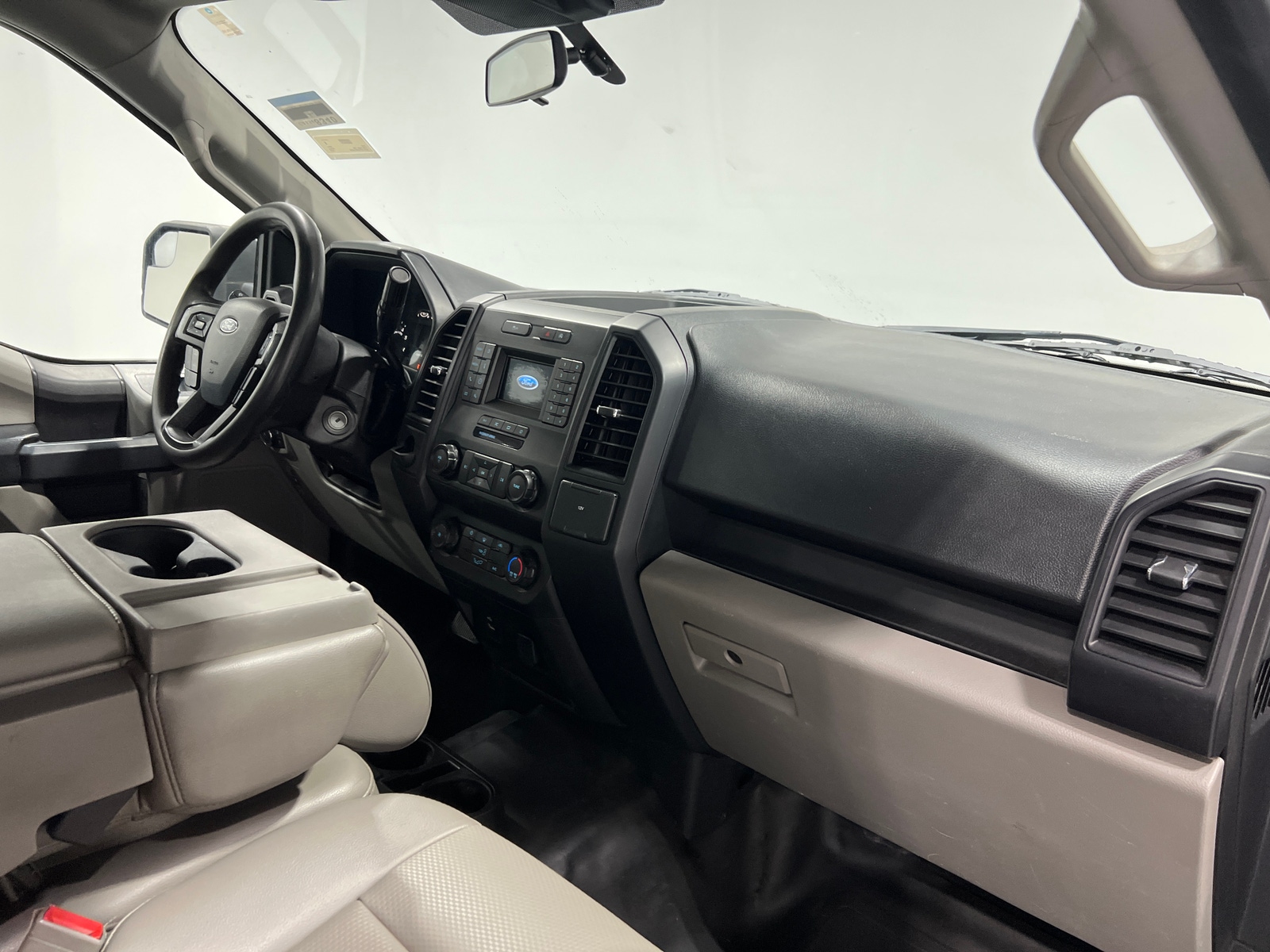 Thumbnail: 2019 Ford Econoline - 3