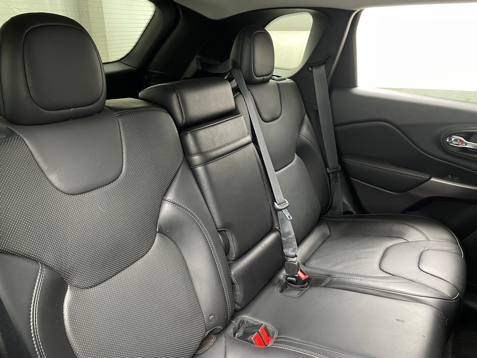 Thumbnail: 2019 Jeep Cherokee - 5