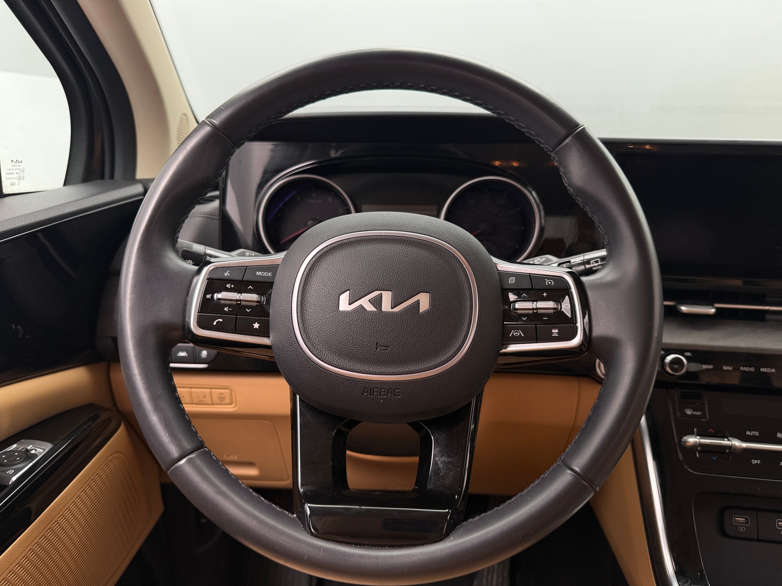 Thumbnail: 2024 Kia Carnival - 4