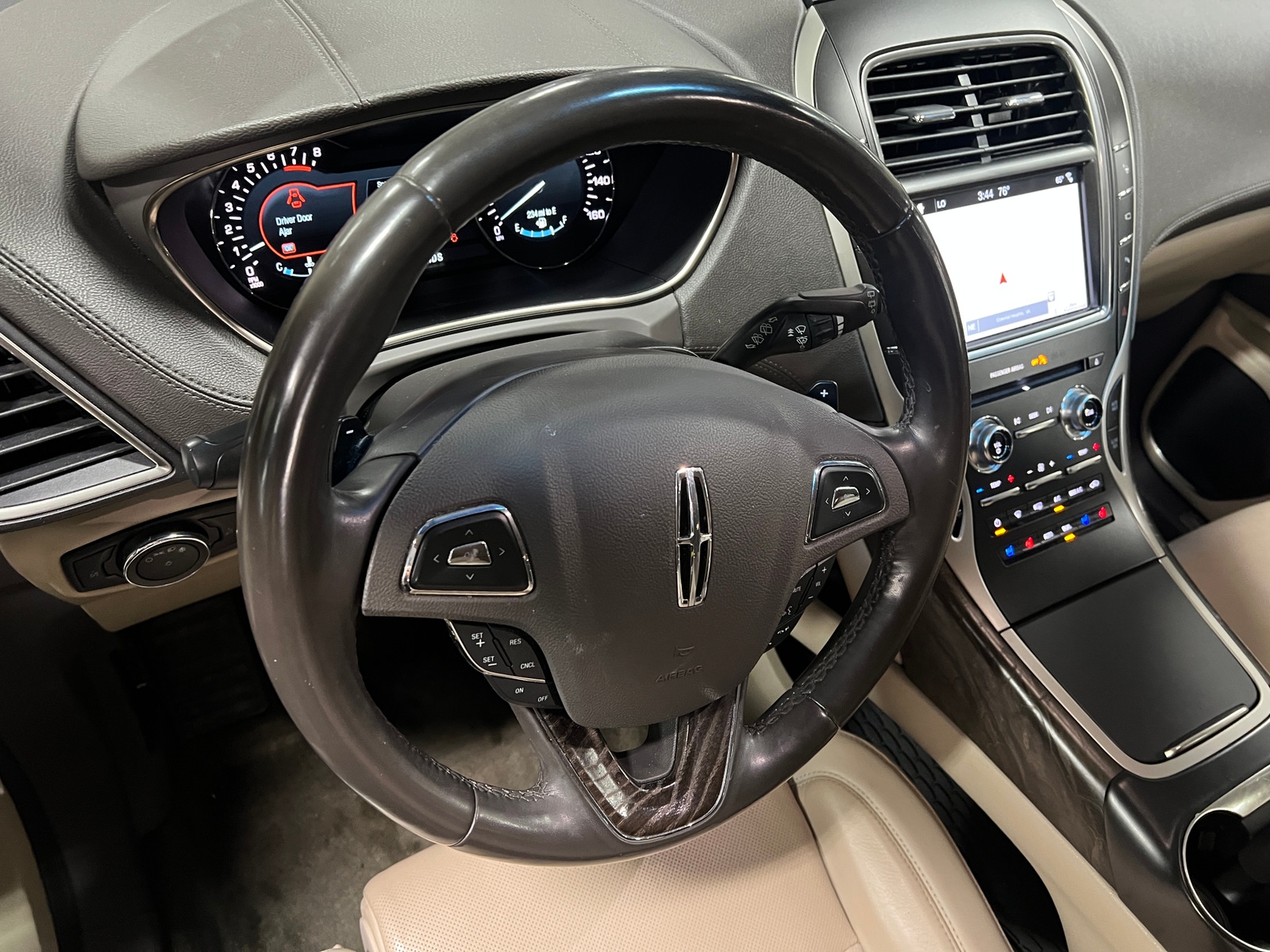 Thumbnail: 2018 Lincoln MKX - 4
